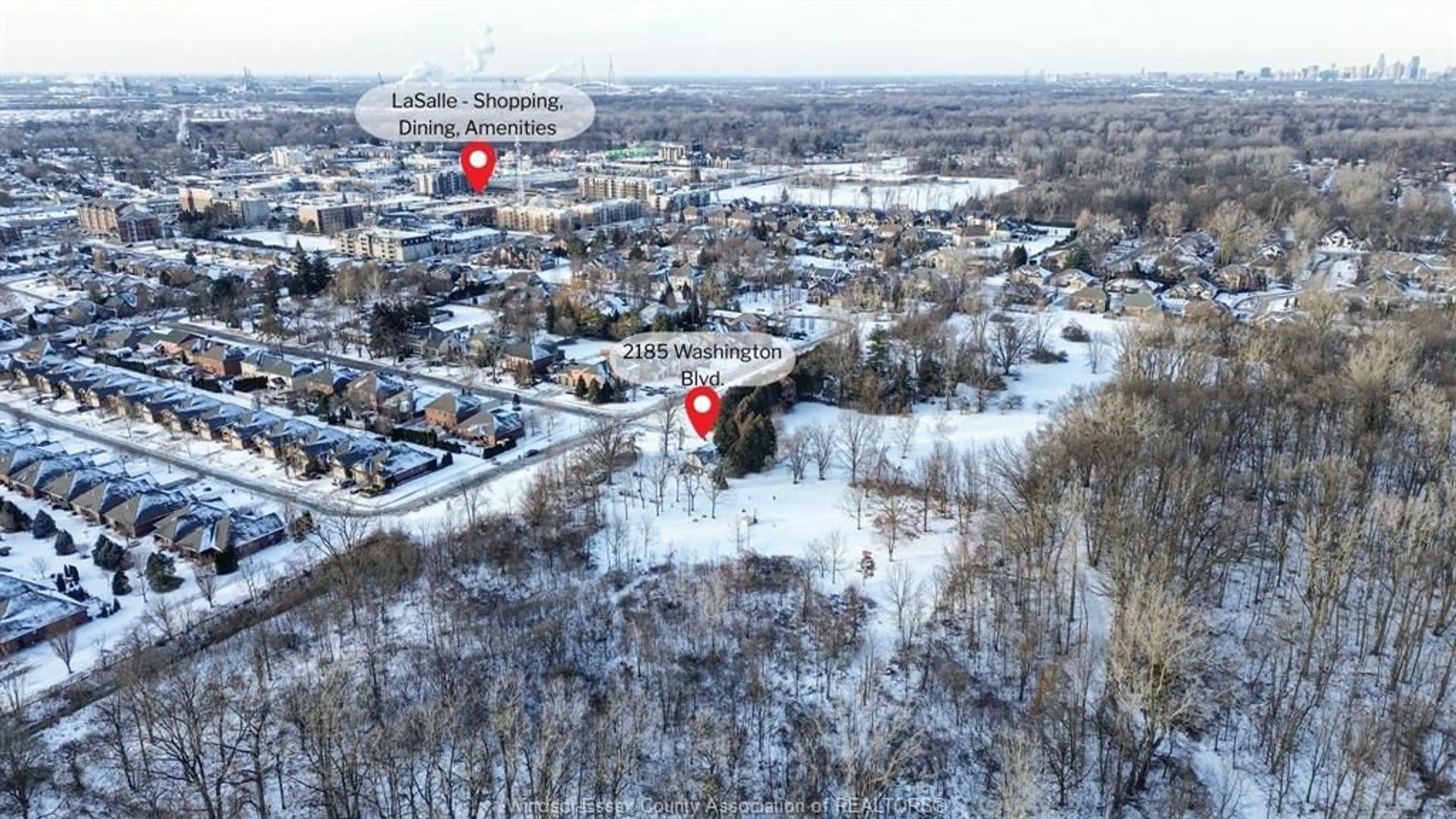 A pic from outside/outdoor area/front of a property/back of a property/a pic from drone, mountain view for 2185 WASHINGTON Blvd, LaSalle Ontario N9H 1Y5
