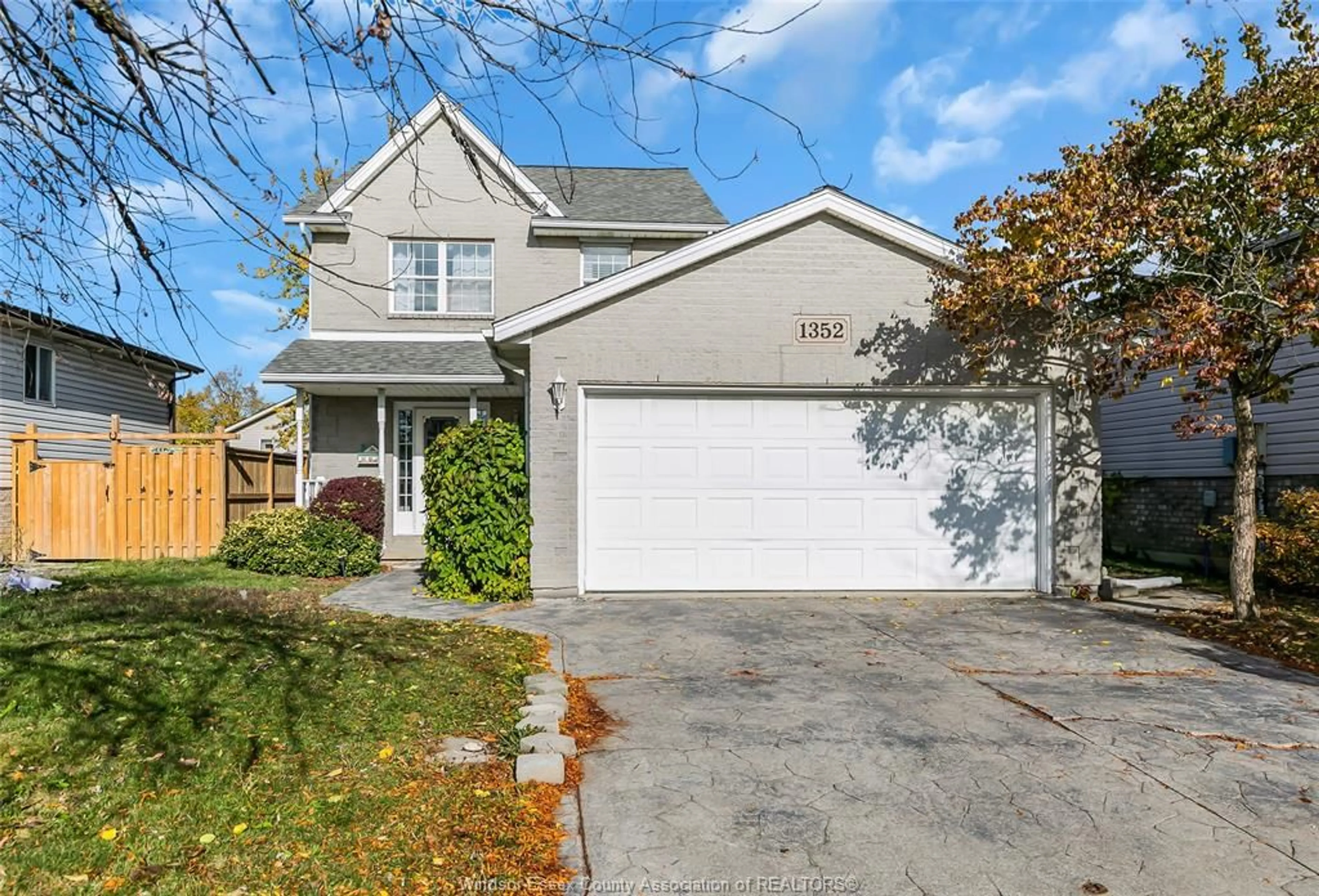 Home with vinyl exterior material, street for 1352 GISELLE Cres, Windsor Ontario N8W 5P5