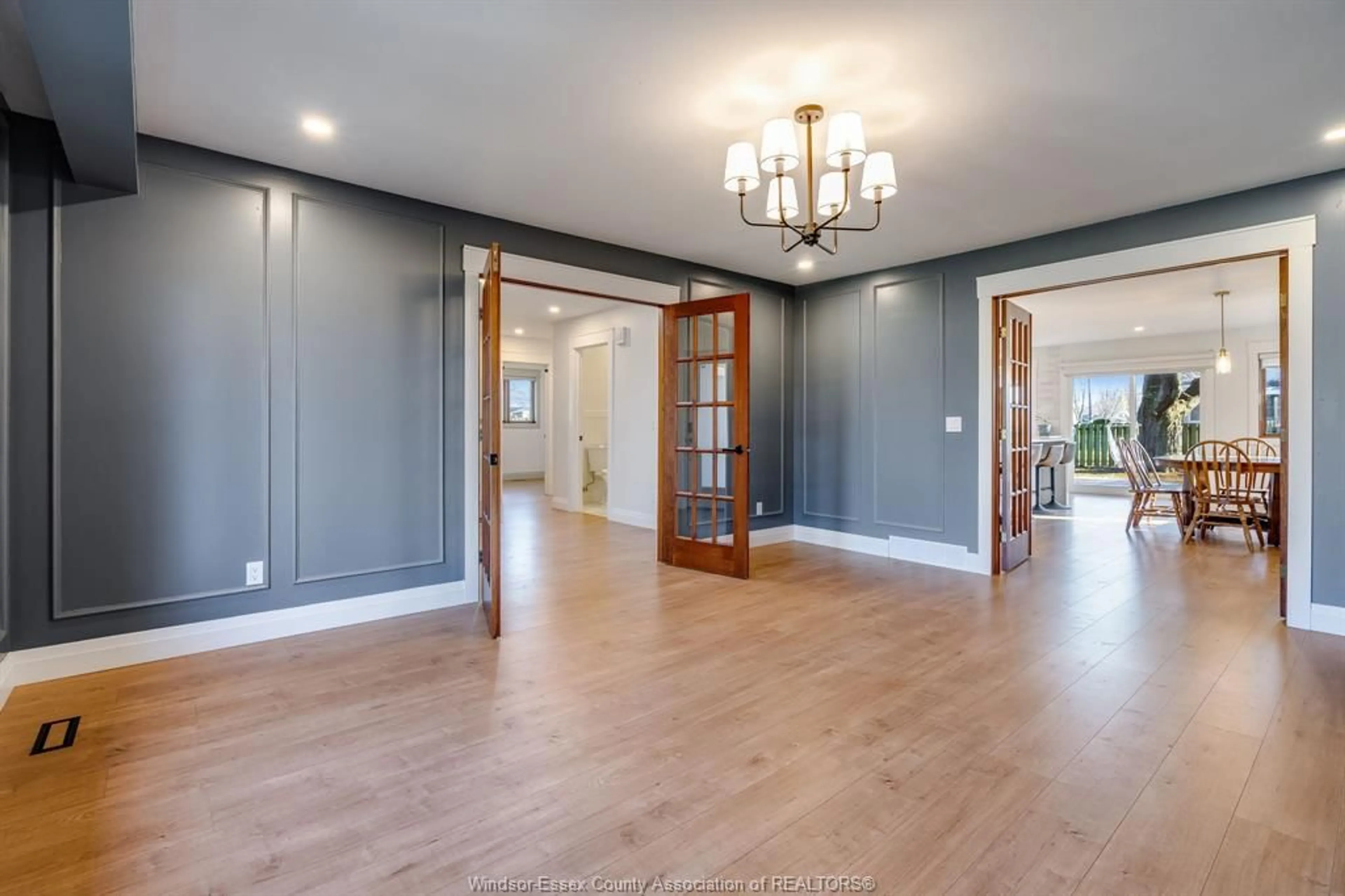 Indoor foyer for 173 Baird Ave, Wheatley Ontario N0P 2P0