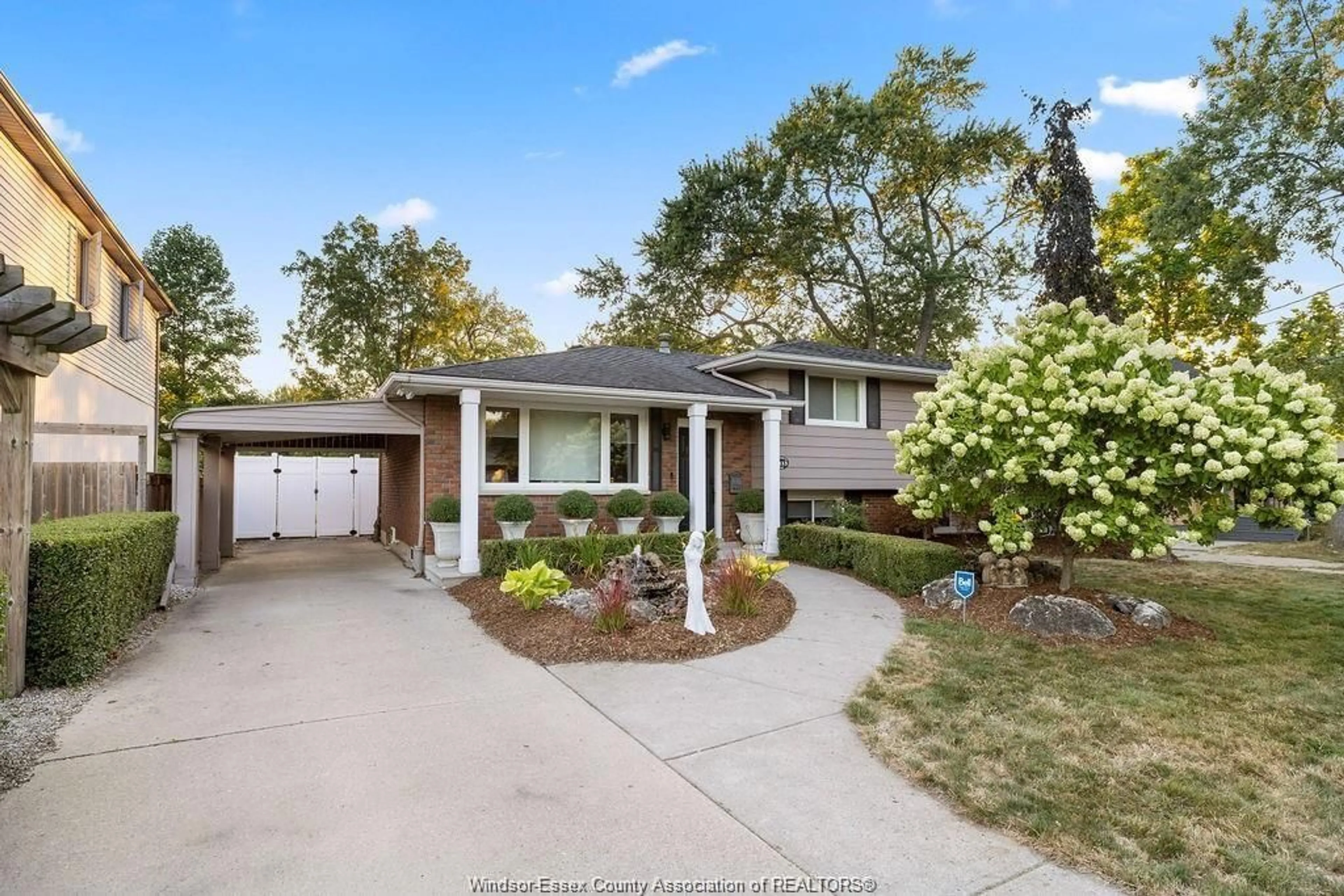 Home with brick exterior material, street for 4113 ROSELAND Dr, Windsor Ontario N9G 1Y5