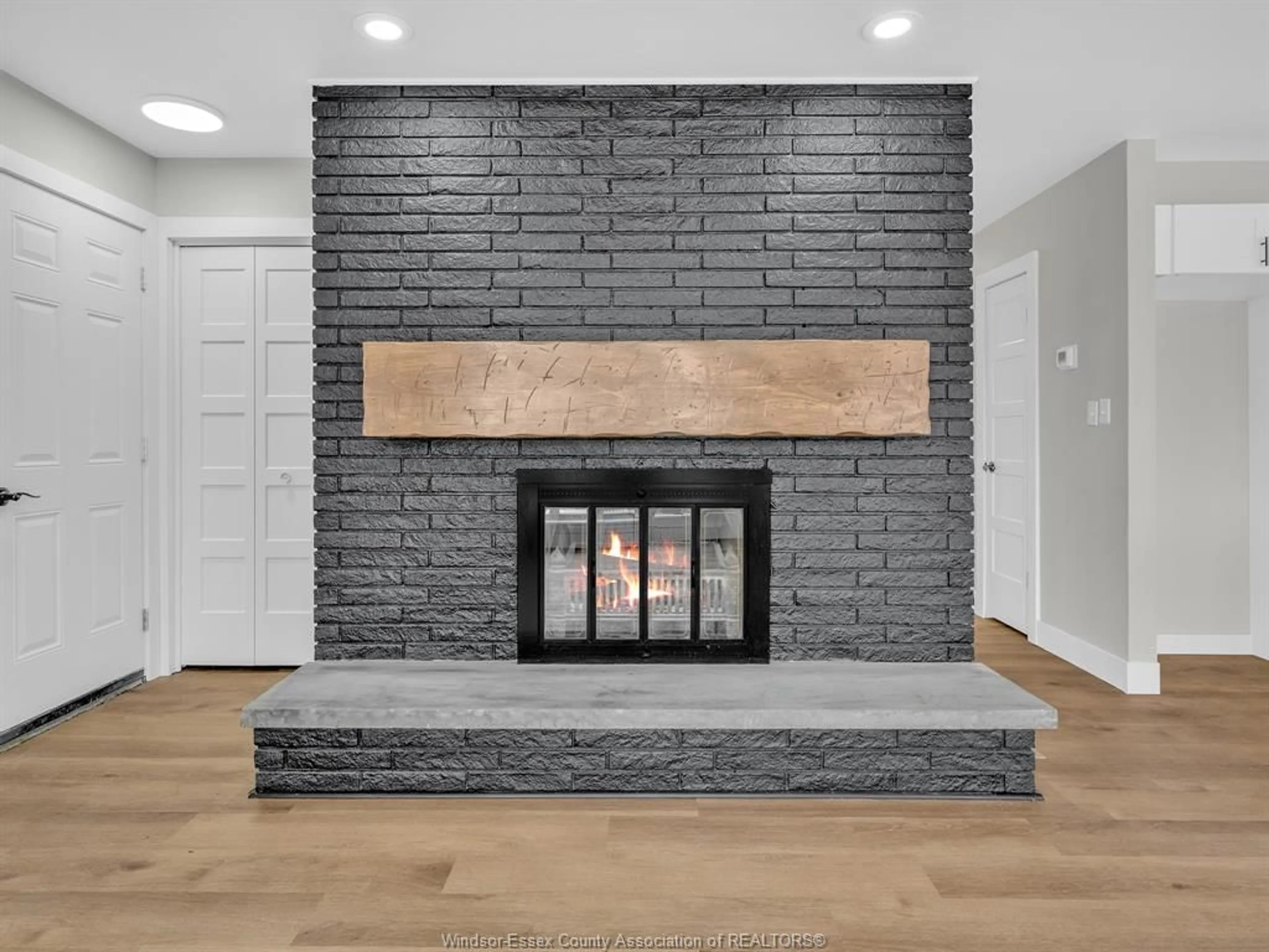 Unknown for 15 Longfield Lane, Leamington Ontario N8H 2R2