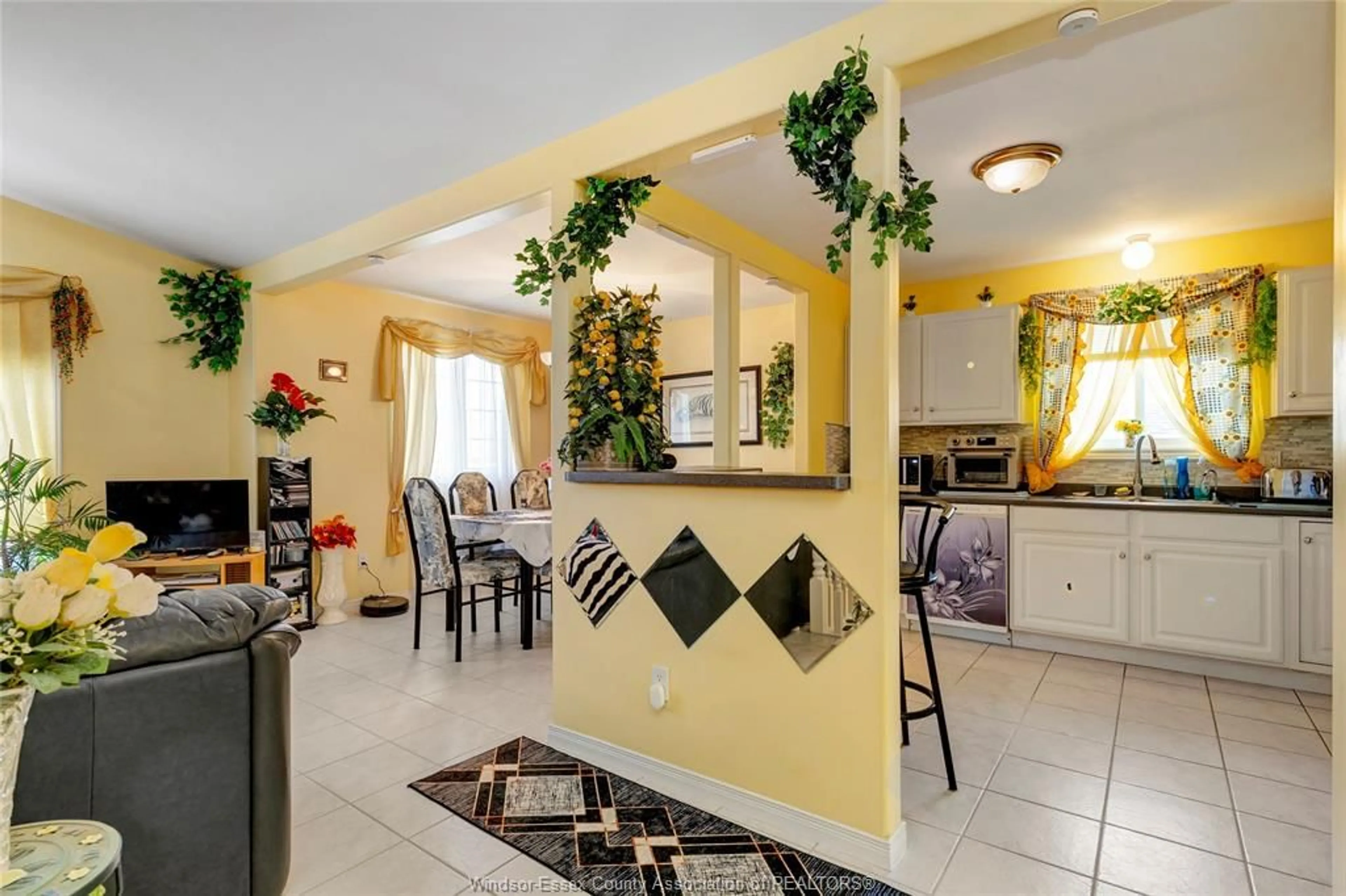 Unknown for 3580 KLONDIKE Ave, Windsor Ontario N8W 5T2