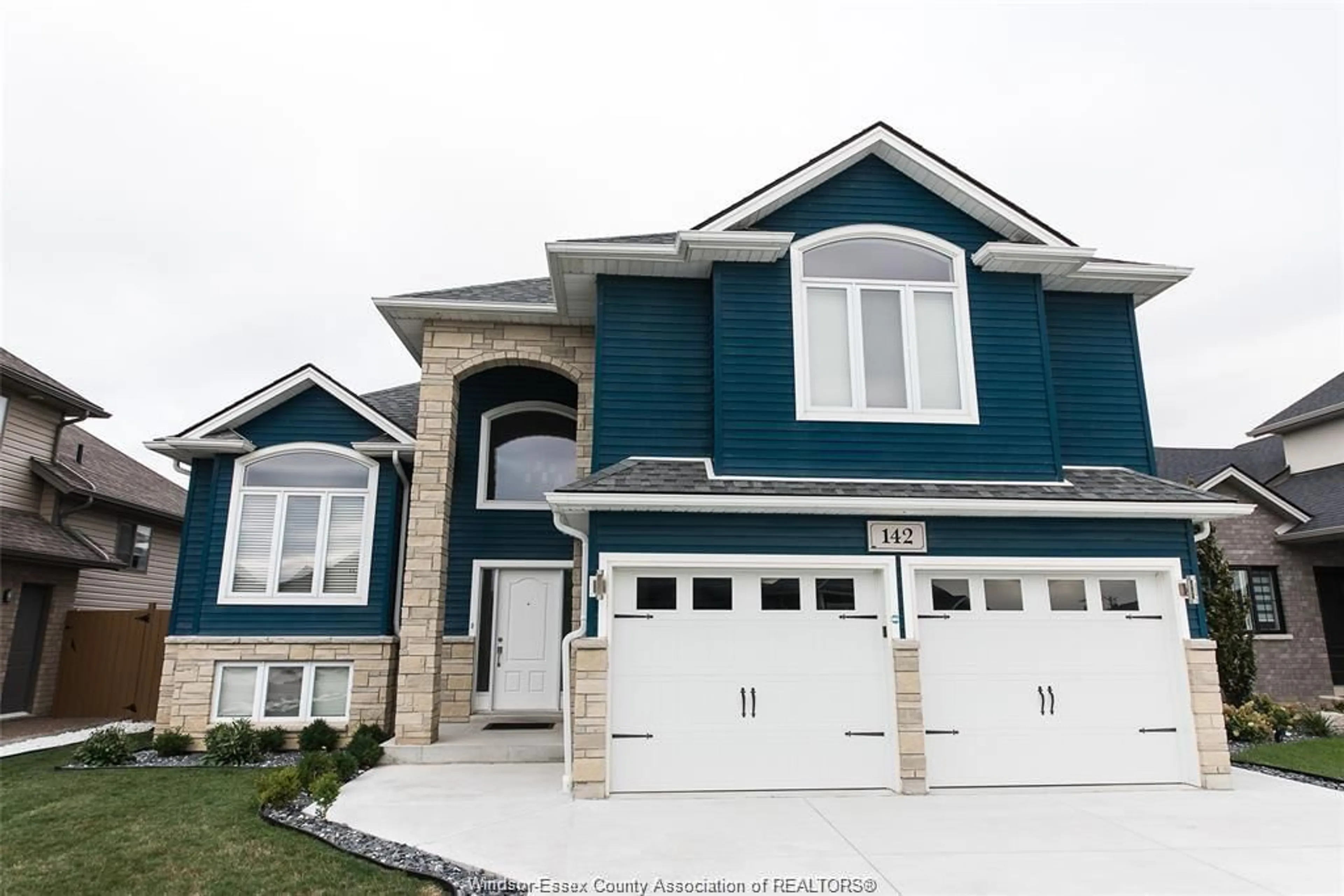 Home with vinyl exterior material, street for 142 SUMMER St, Belle River Ontario N0R 1A0