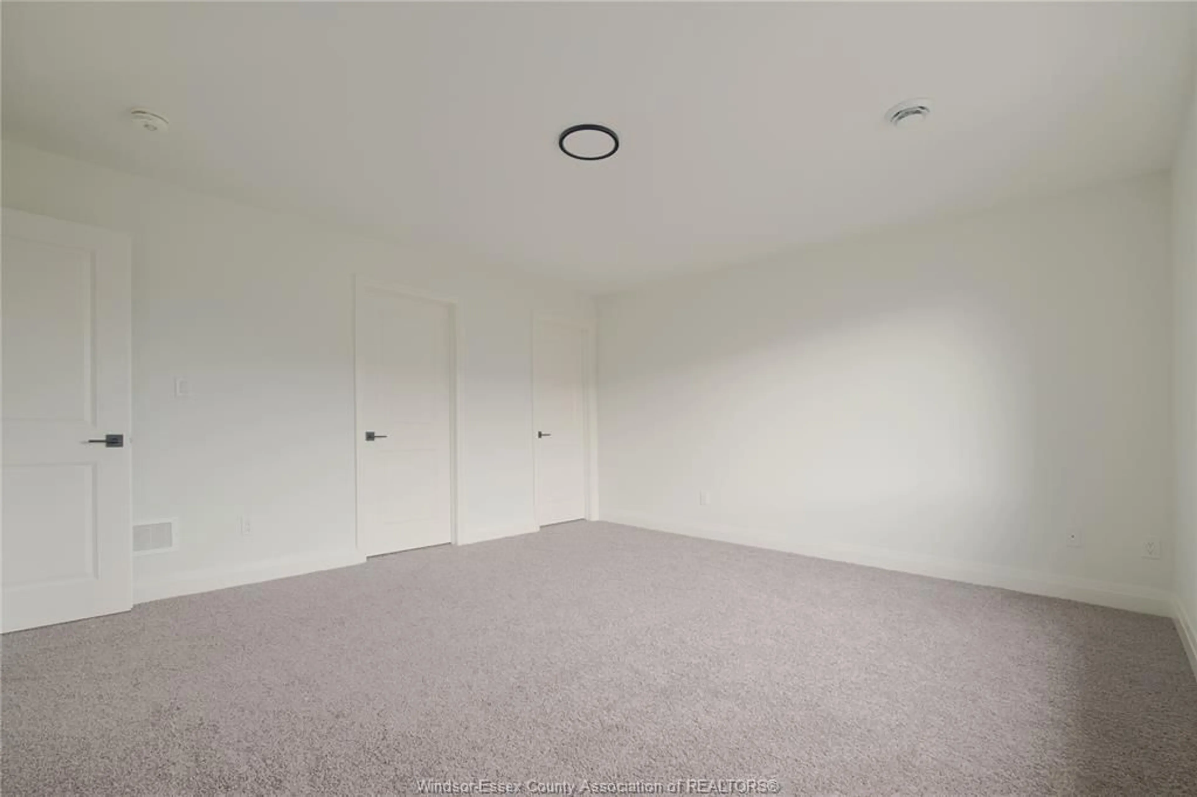 A pic of a room for 711 Elliot Point Rd, Amherstburg Ontario N9V 0H1