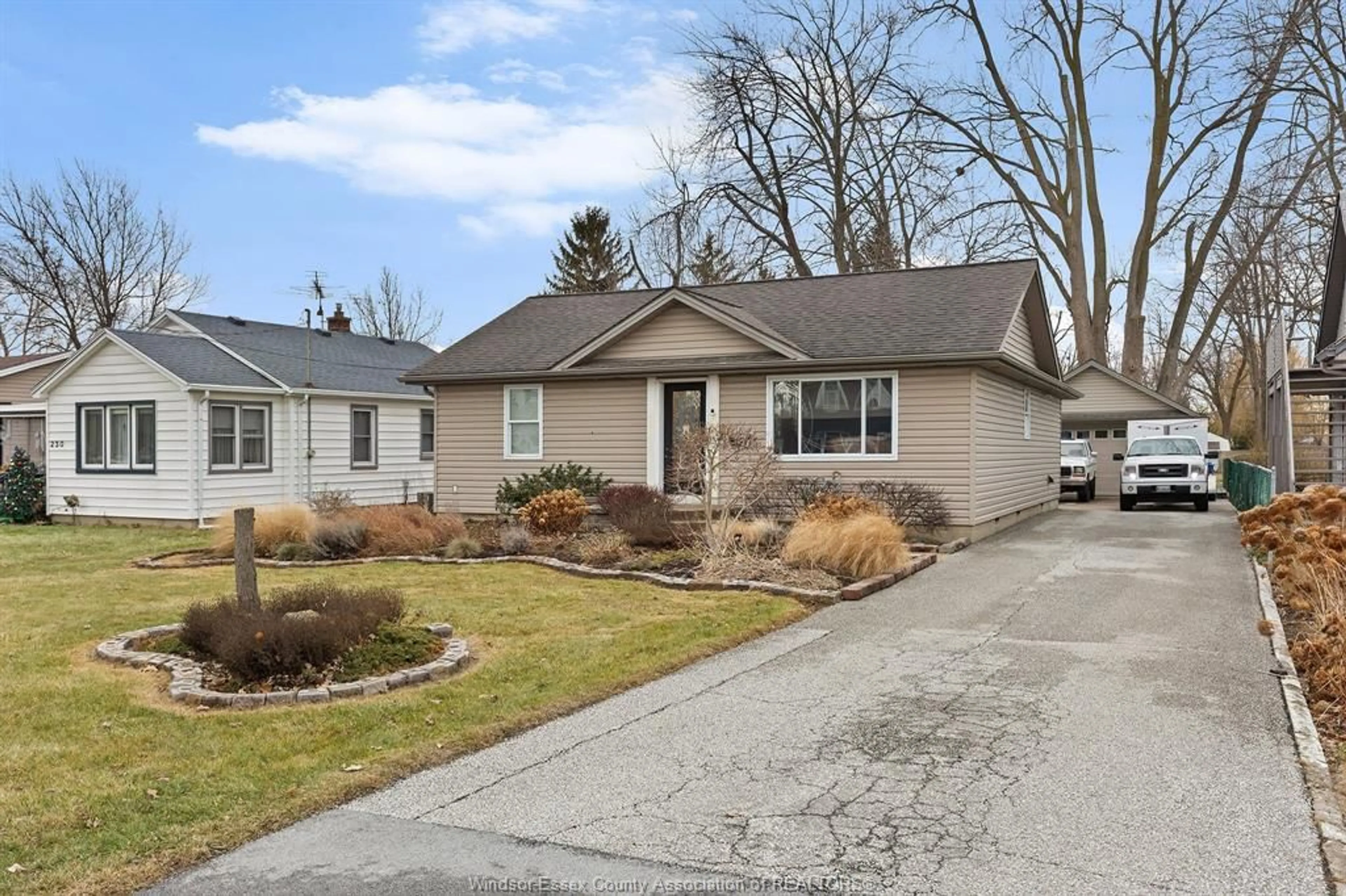 Home with vinyl exterior material, street for 226 Maidstone Ave, Essex Ontario N8M 2J9