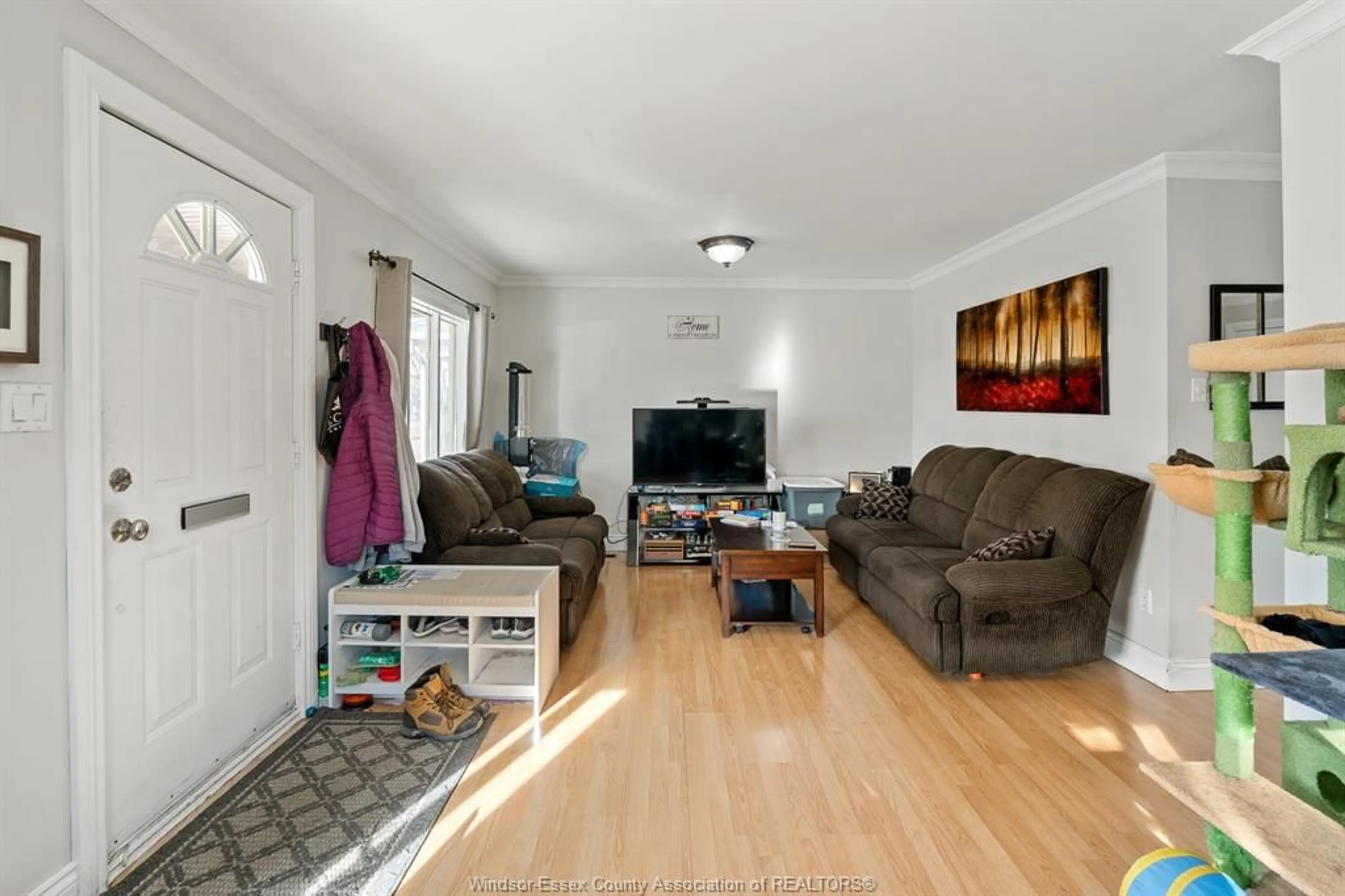 Living room with furniture, wood/laminate floor for 1230 GEORGE Ave, Windsor Ontario N8Y 2X6
