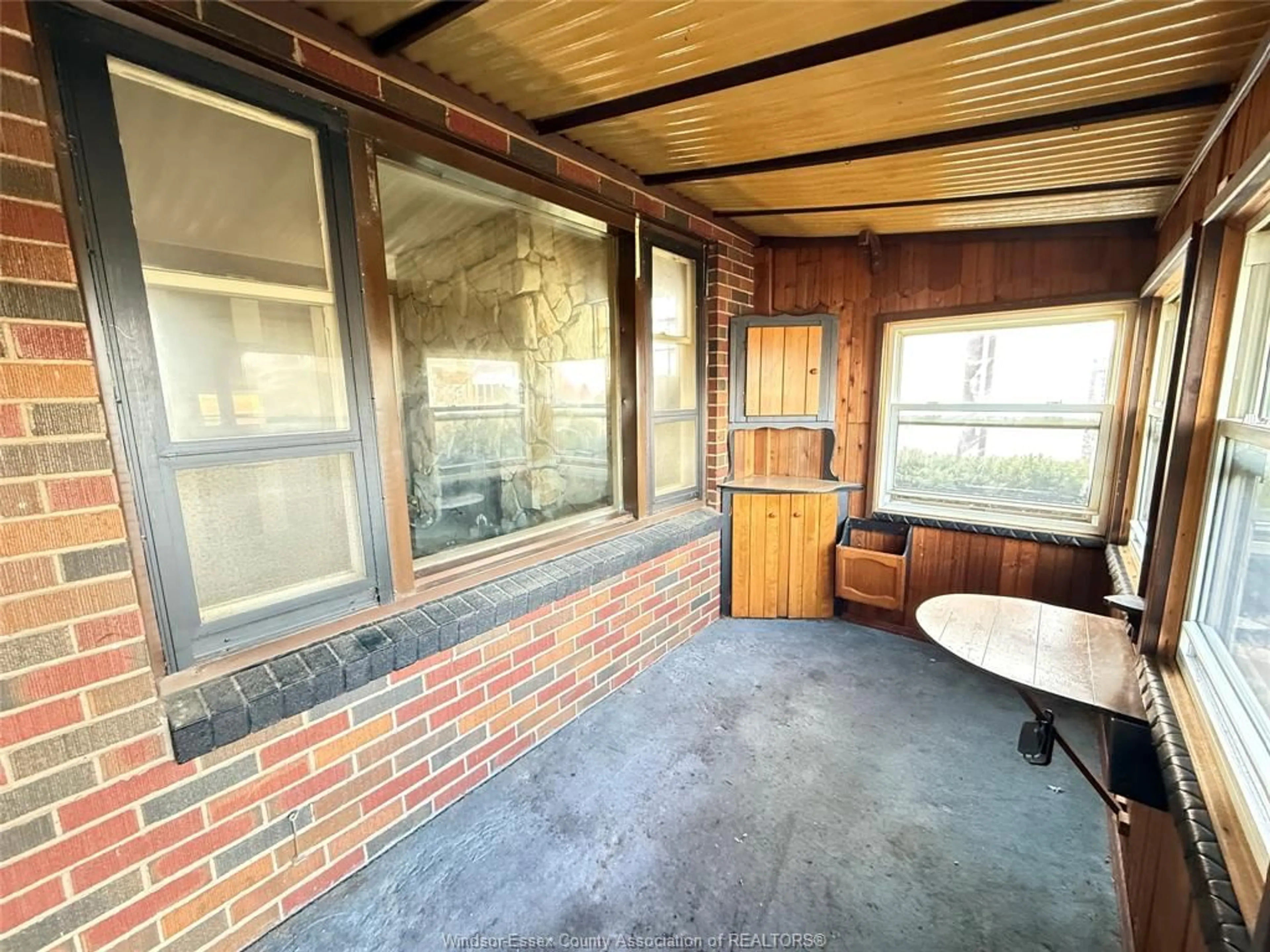 A pic of a room for 2467 Kildare, Windsor Ontario N8W 2Y1