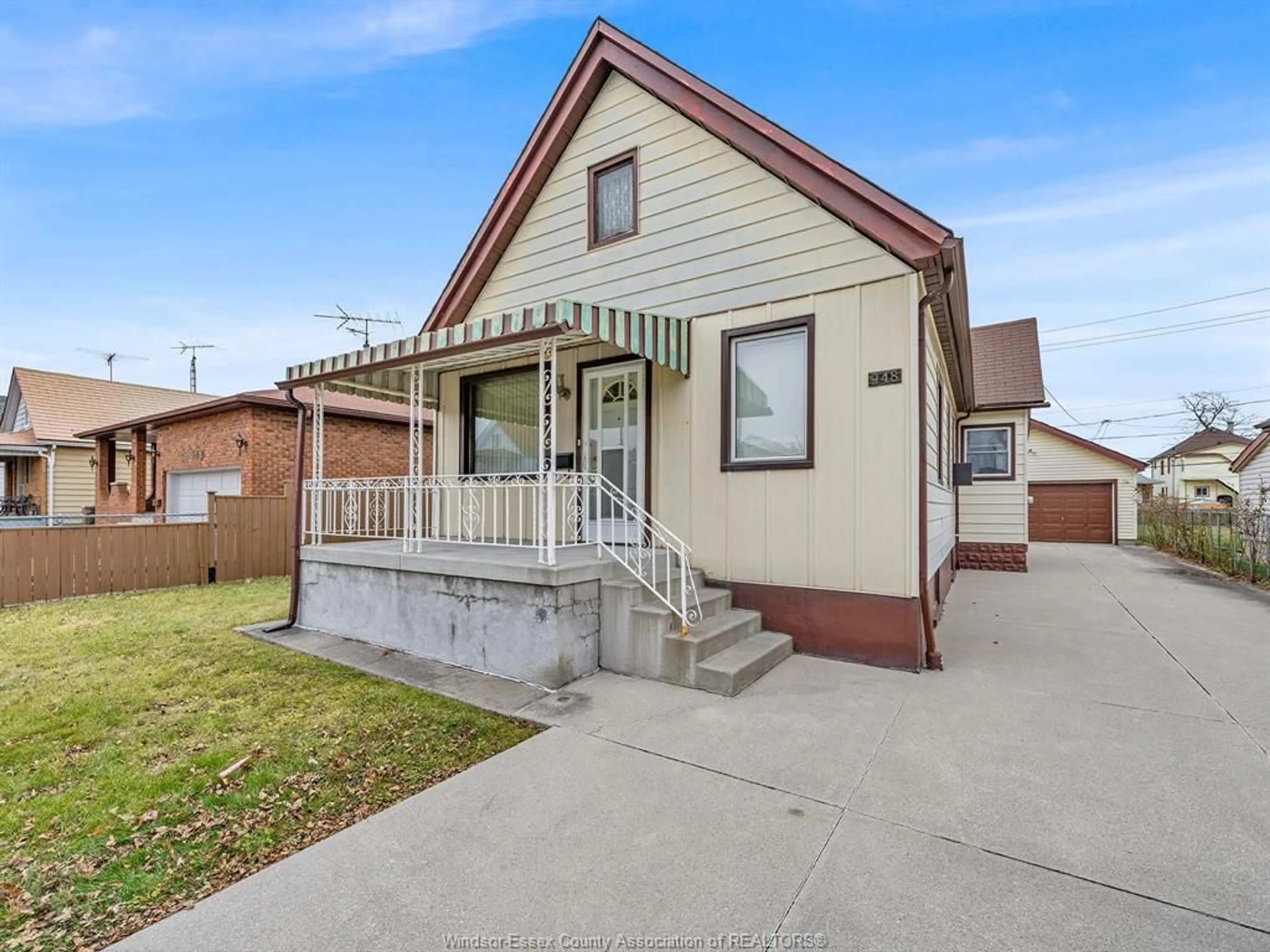 Home with brick exterior material, street for 948 LANGLOIS, Windsor Ontario N9A 2H3