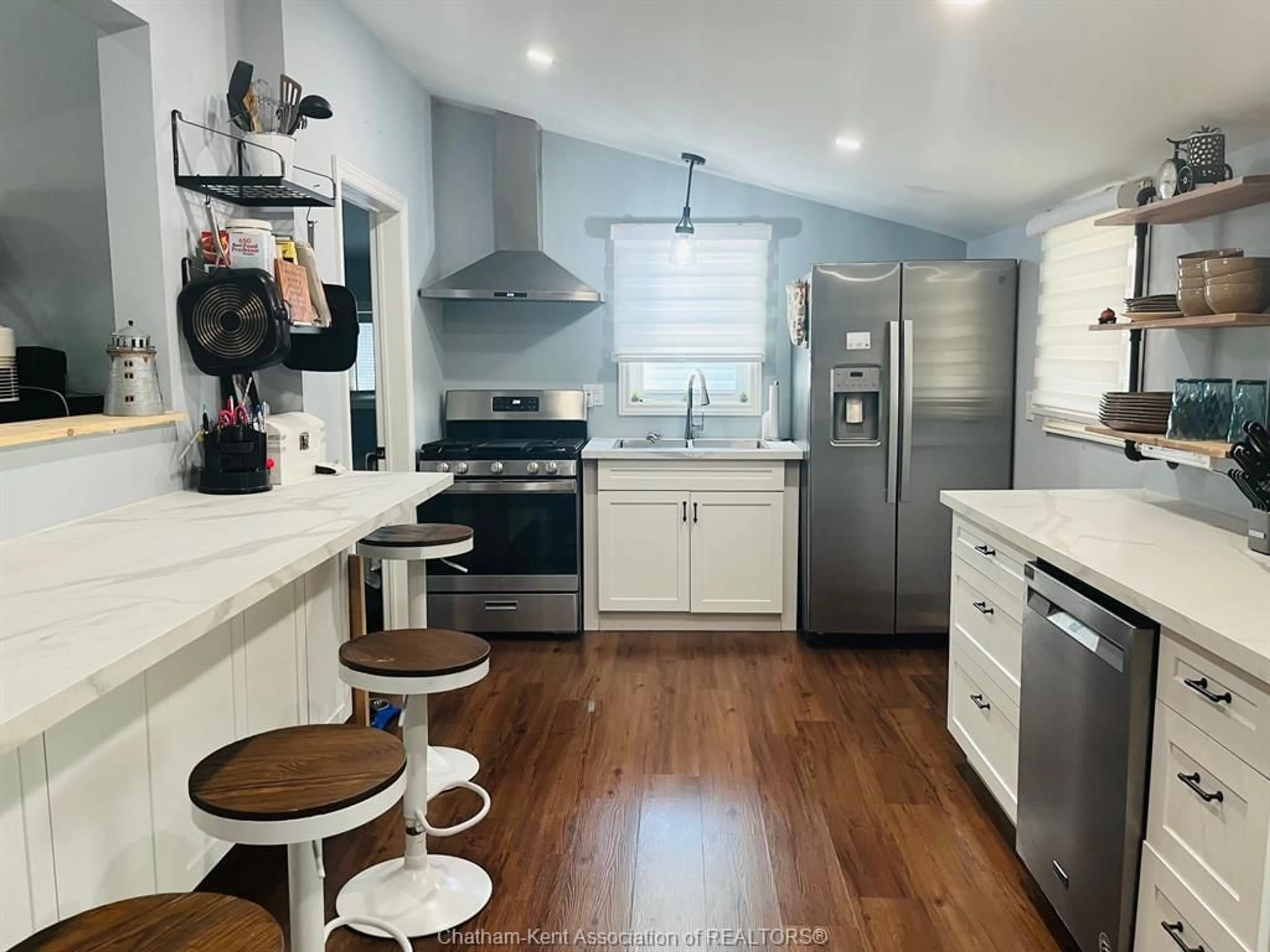 Open concept kitchen, unknown for 36 O'Neil St, Chatham Ontario N7M 3A3