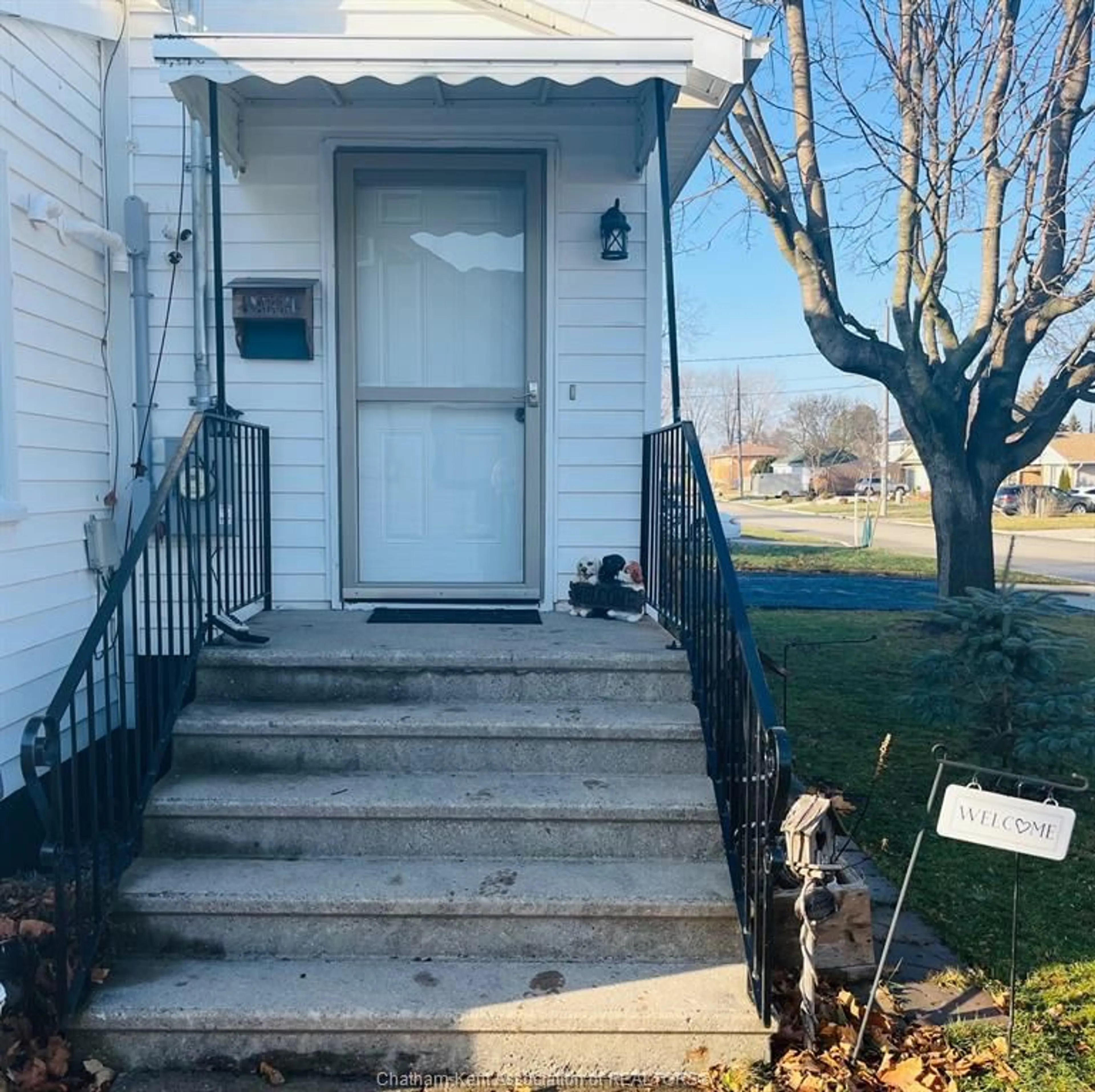 Unknown for 36 O'Neil St, Chatham Ontario N7M 3A3