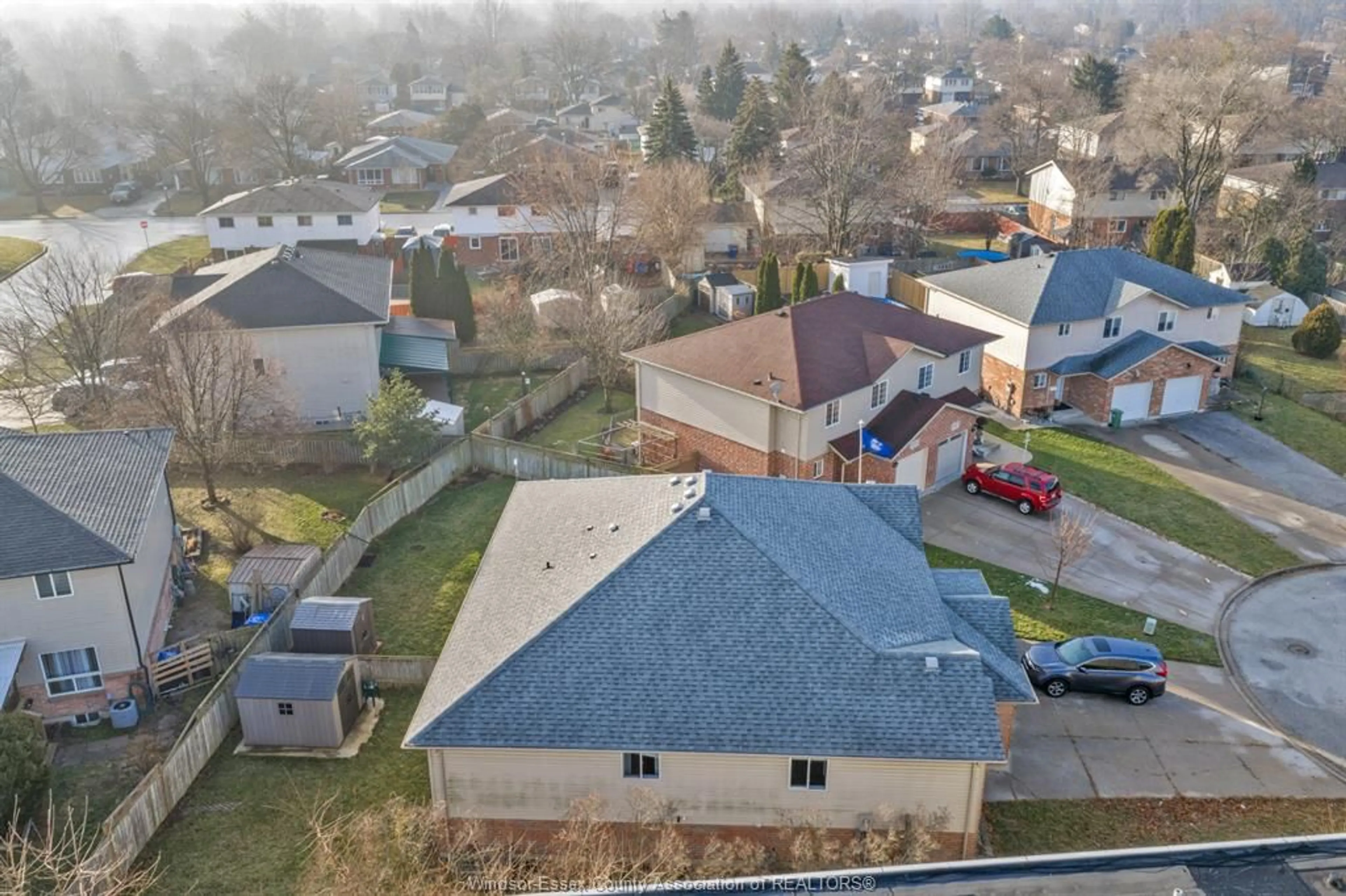 A pic from outside/outdoor area/front of a property/back of a property/a pic from drone, unknown for 9759 MELVILLE Dr, Windsor Ontario N8R 1B4