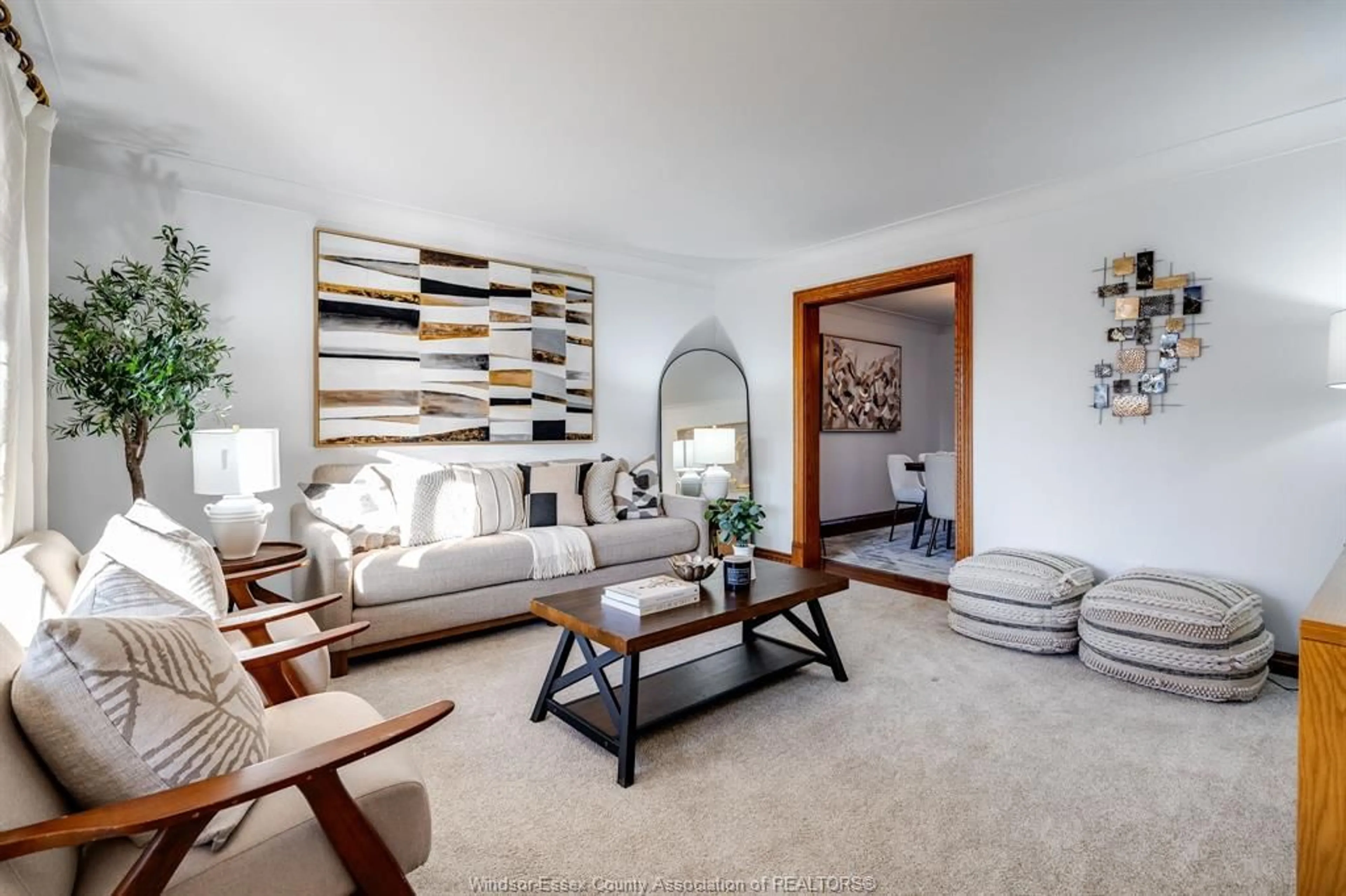 Living room with furniture, carpet floor for 512 Cambridge Crt, Tecumseh Ontario N8N 4B4