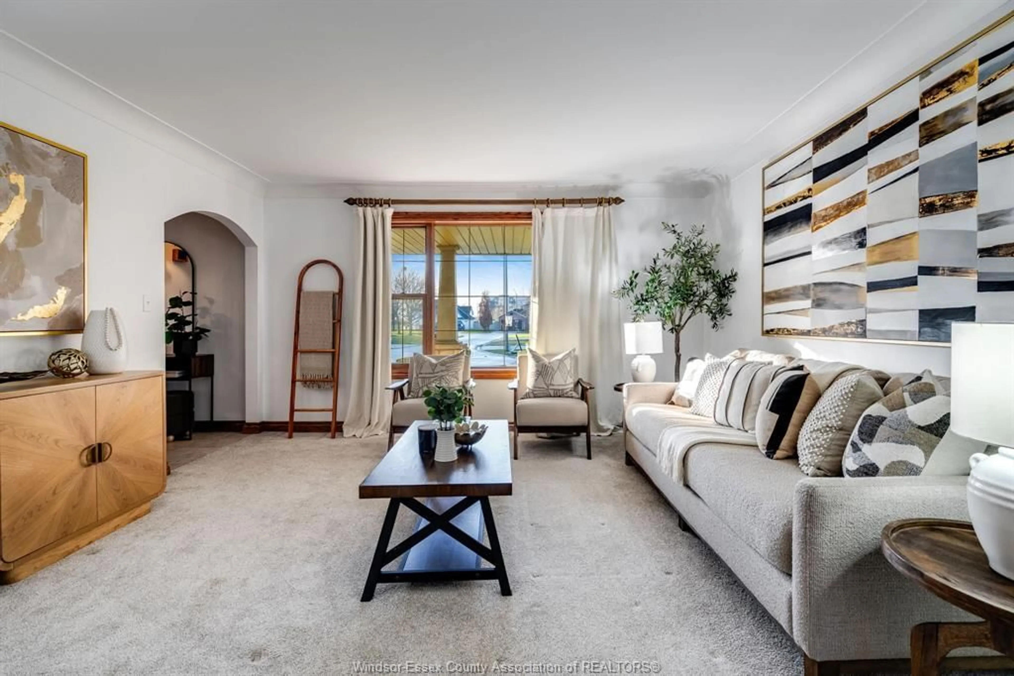 Living room with furniture, unknown for 512 Cambridge Crt, Tecumseh Ontario N8N 4B4