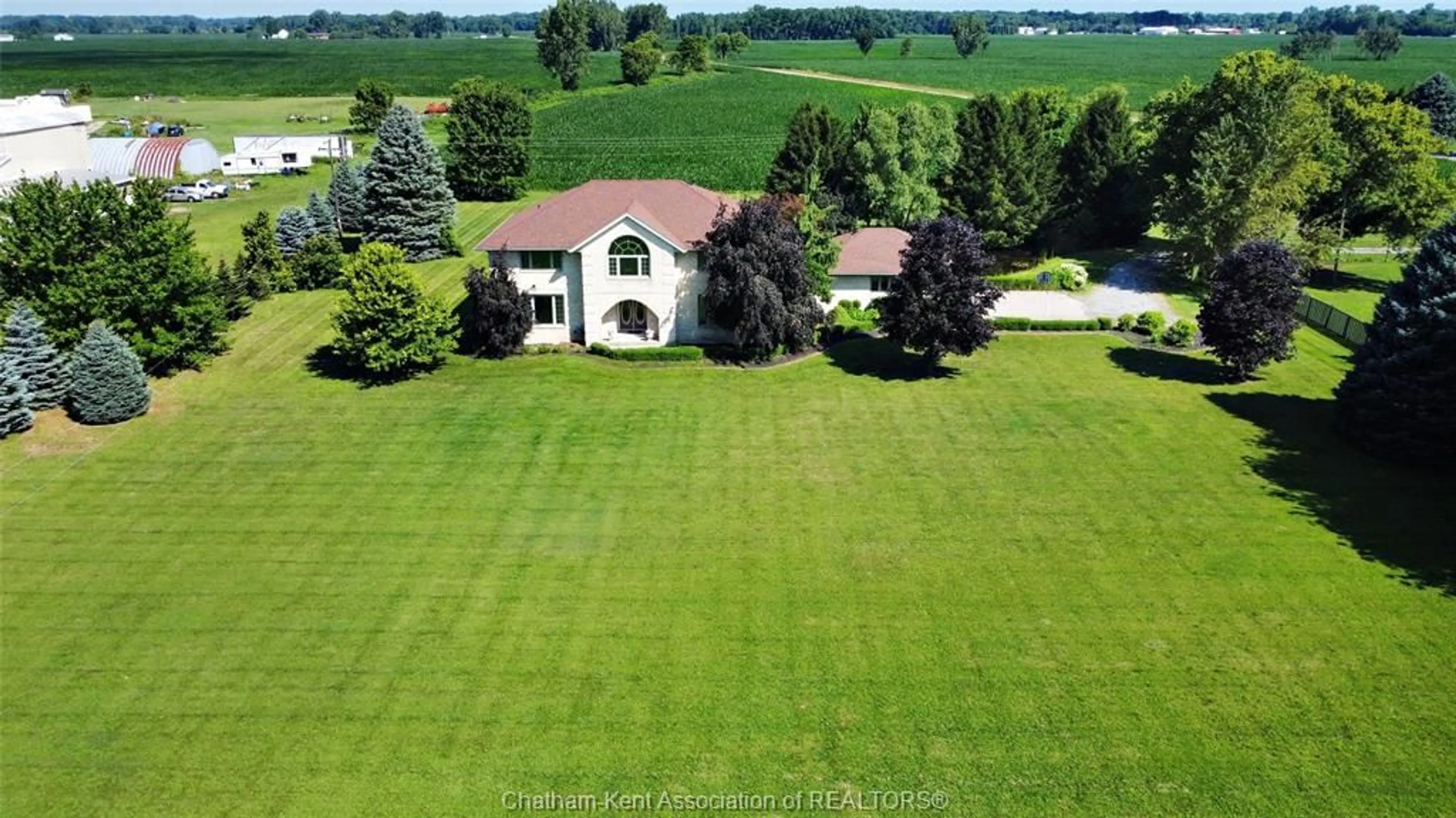 A pic from outside/outdoor area/front of a property/back of a property/a pic from drone, water/lake/river/ocean view for 23356 DEW DROP Rd, Thamesville Ontario N0P 2K0