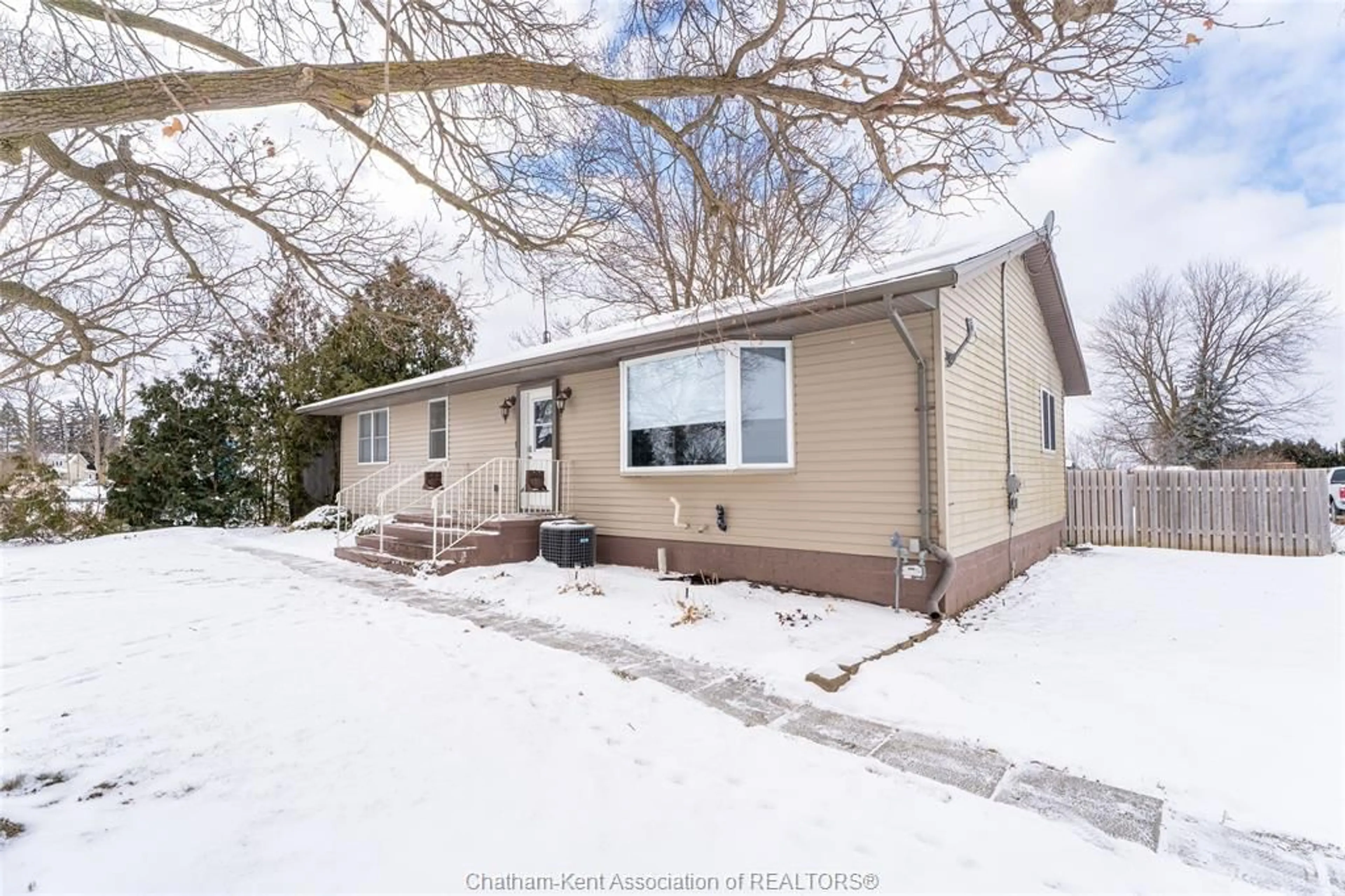 Home with vinyl exterior material, street for 29006 SHARROW Rd, Wabash Ontario N0P 2K0