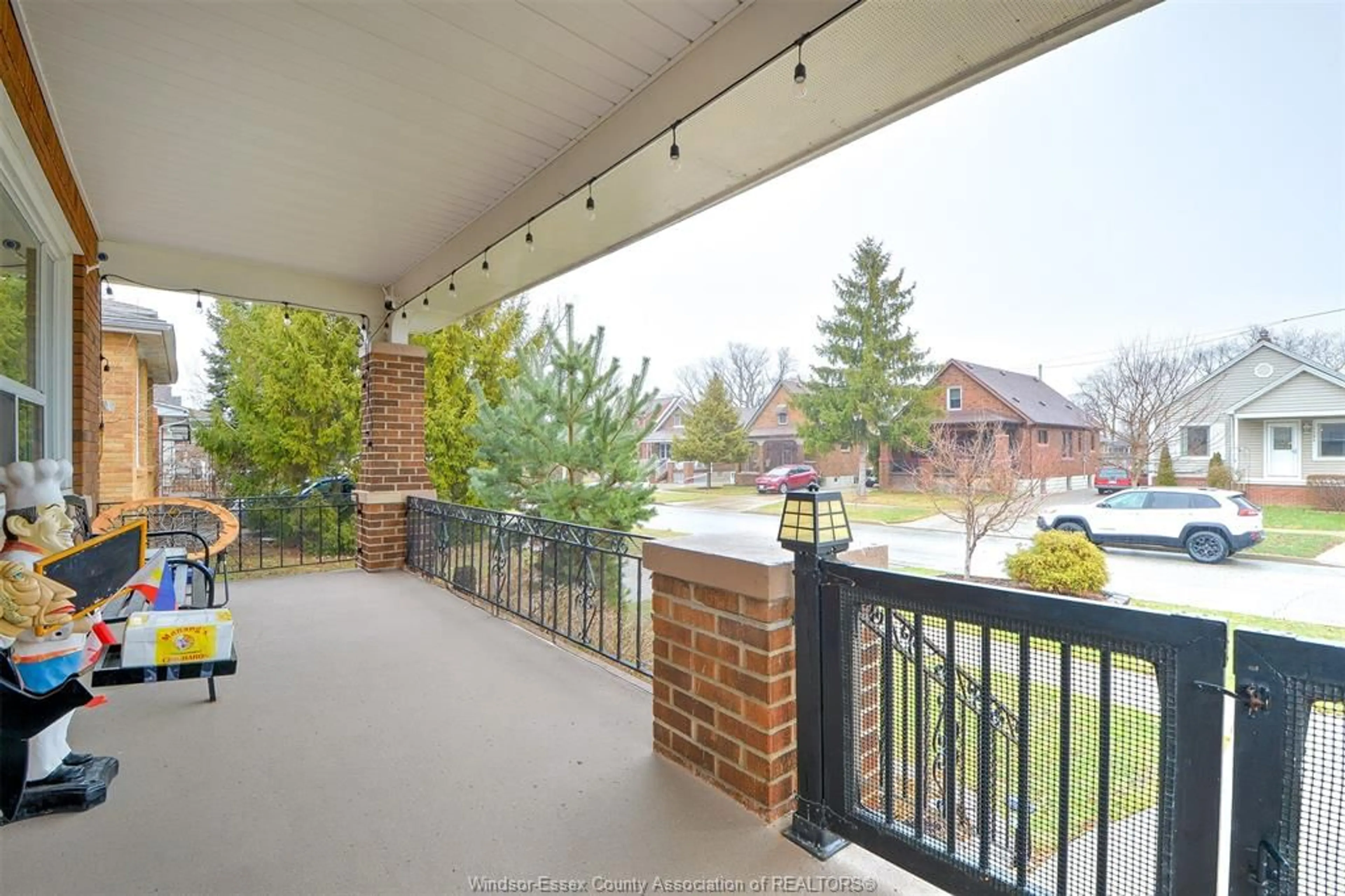 Patio, unknown for 1585 ALEXIS Rd, Windsor Ontario N8Y 4P1