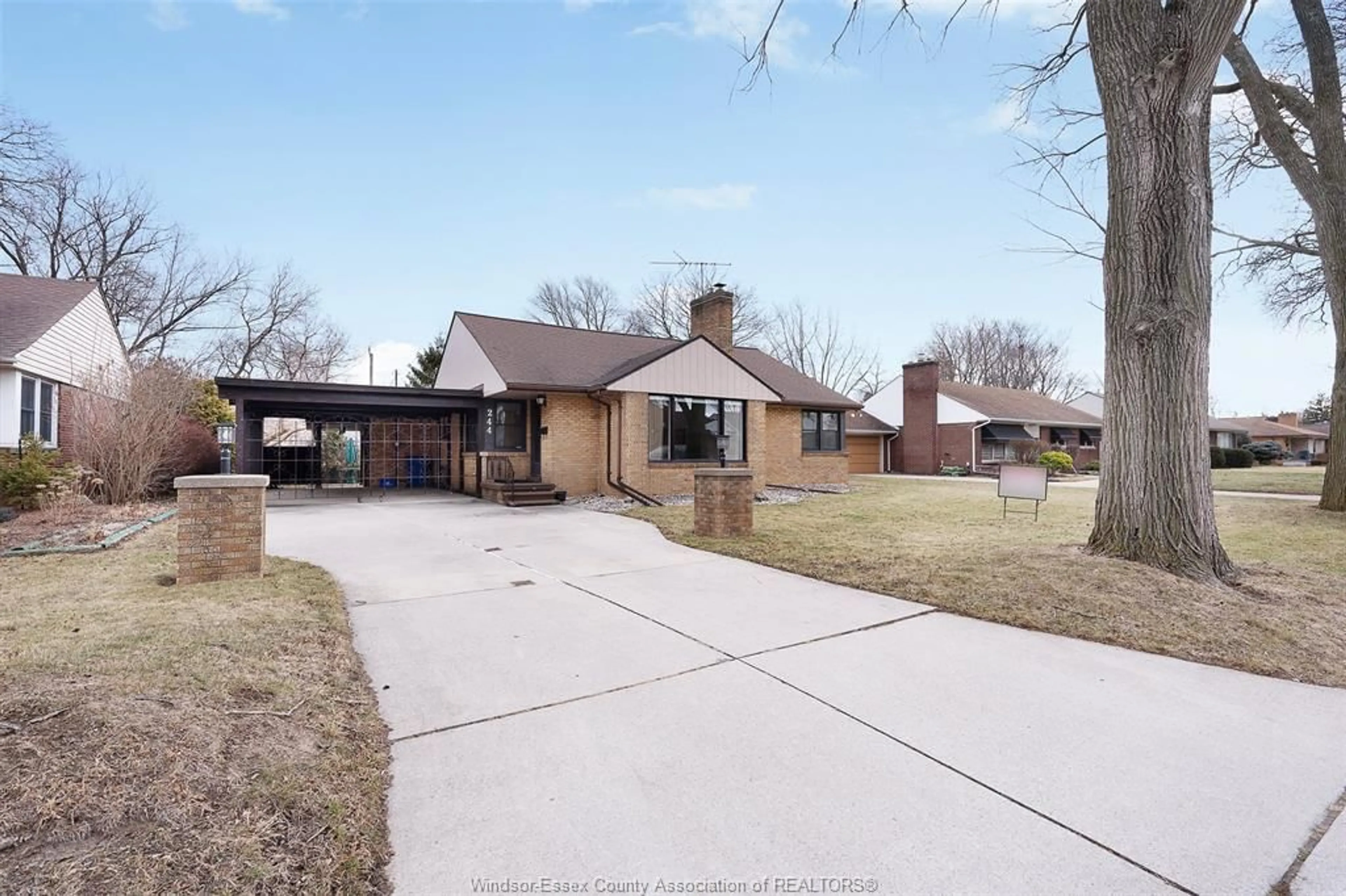 Unknown for 244 BUCKINGHAM Dr, Windsor Ontario N8S 2C6