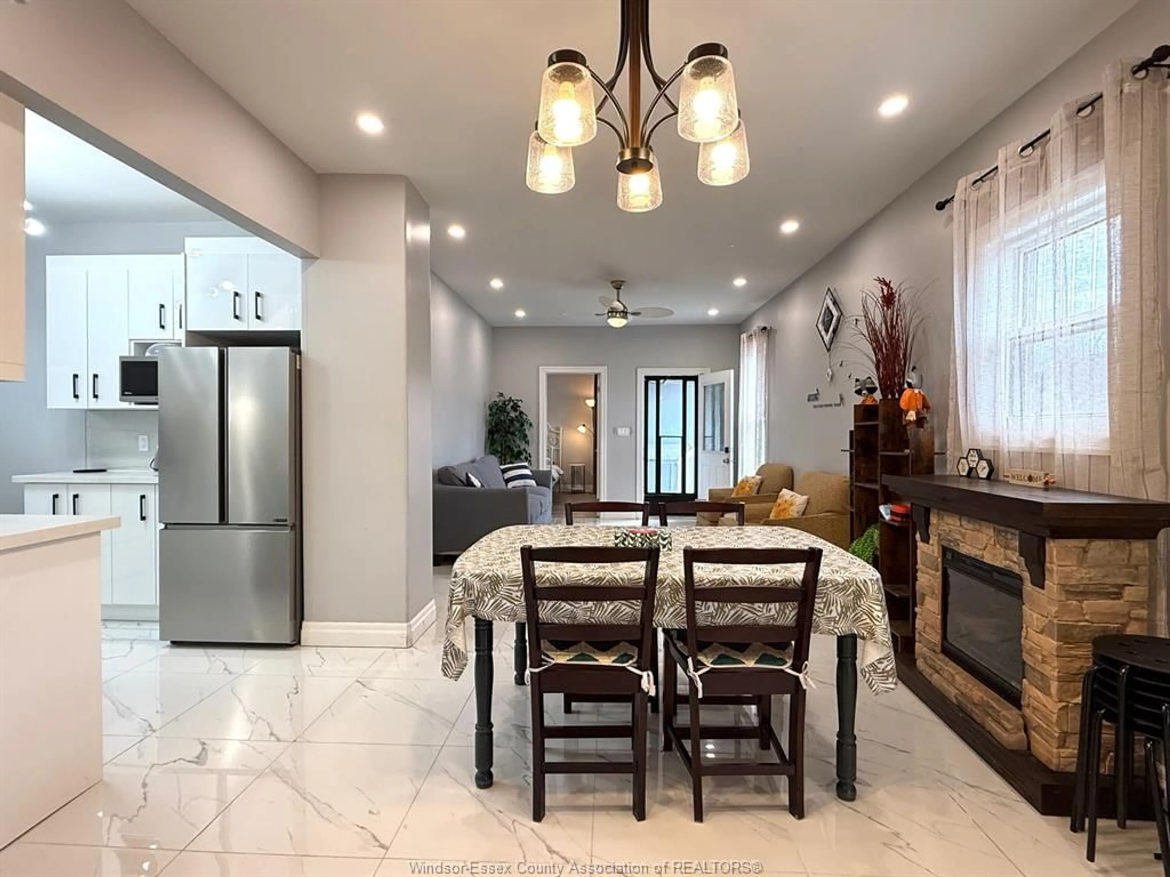 Dining room, ceramic/tile floor for 1116 WYANDOTTE, Windsor Ontario N9A 3K2