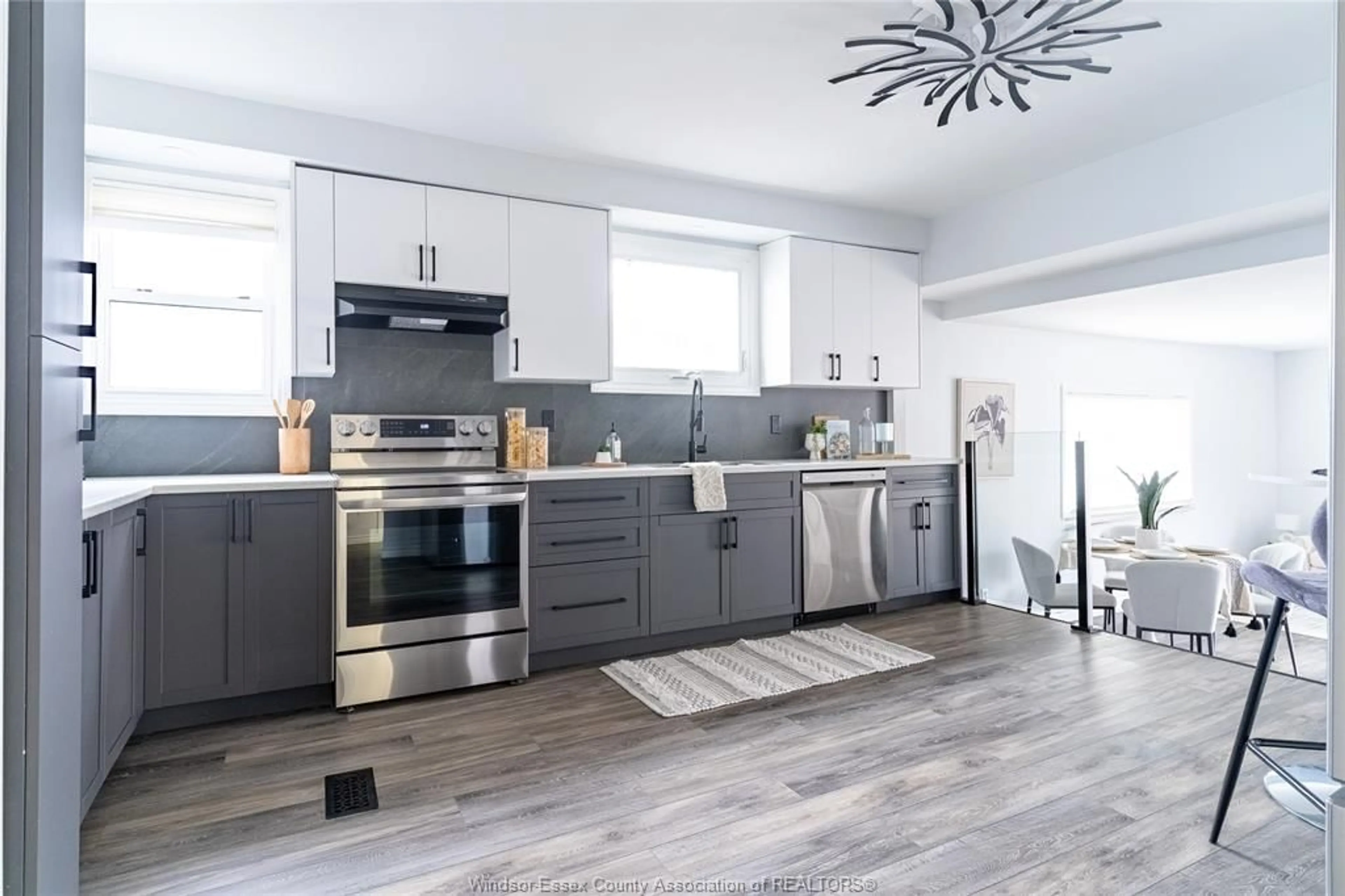 Open concept kitchen, wood/laminate floor for 2571 MEIGHEN, Windsor Ontario N8W 4C3