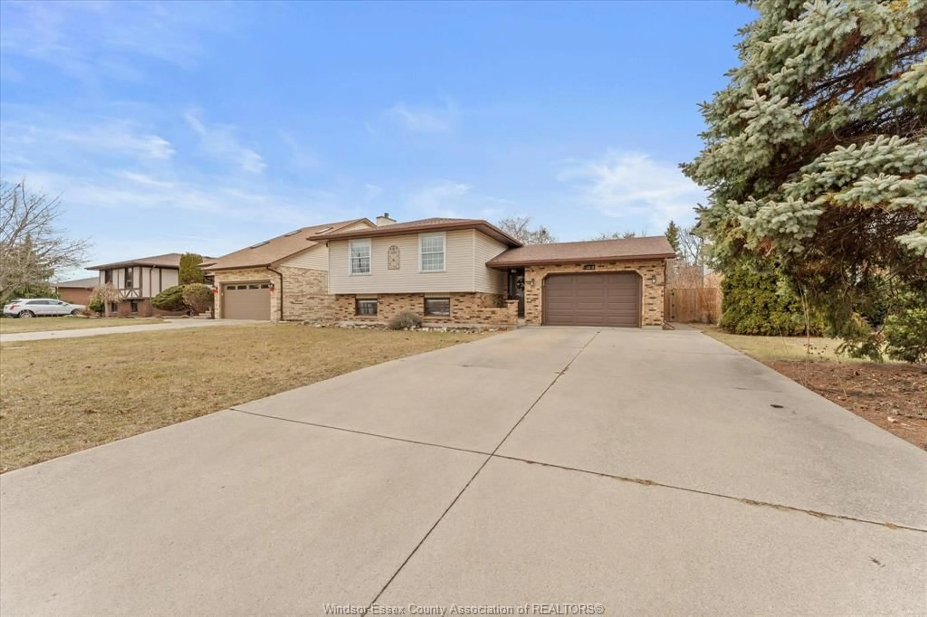 A pic from outside/outdoor area/front of a property/back of a property/a pic from drone, street for 13292 ST. GREGORY'S Rd, Tecumseh Ontario N8N 4C6