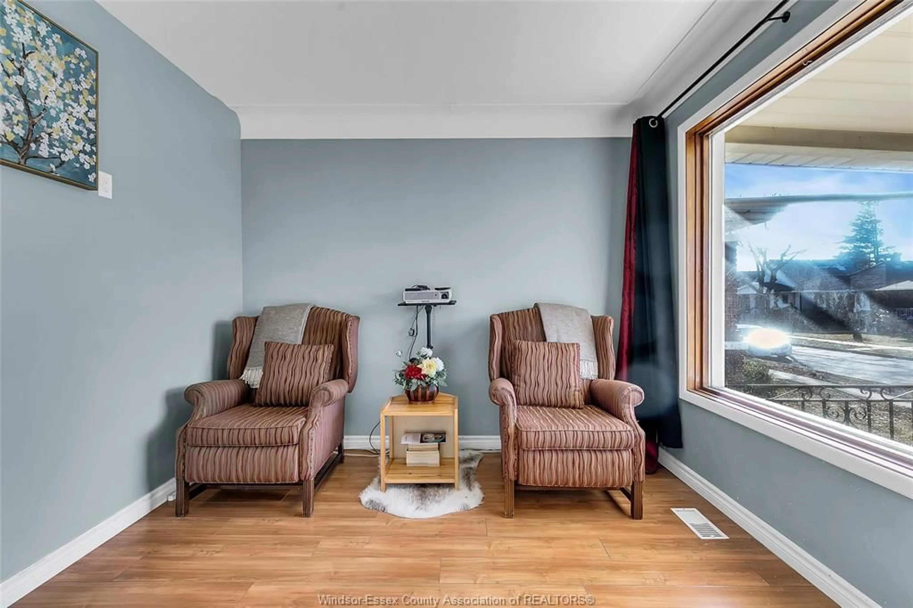 Living room with furniture, wood/laminate floor for 1794 GLADSTONE, Windsor Ontario N8W 2N3