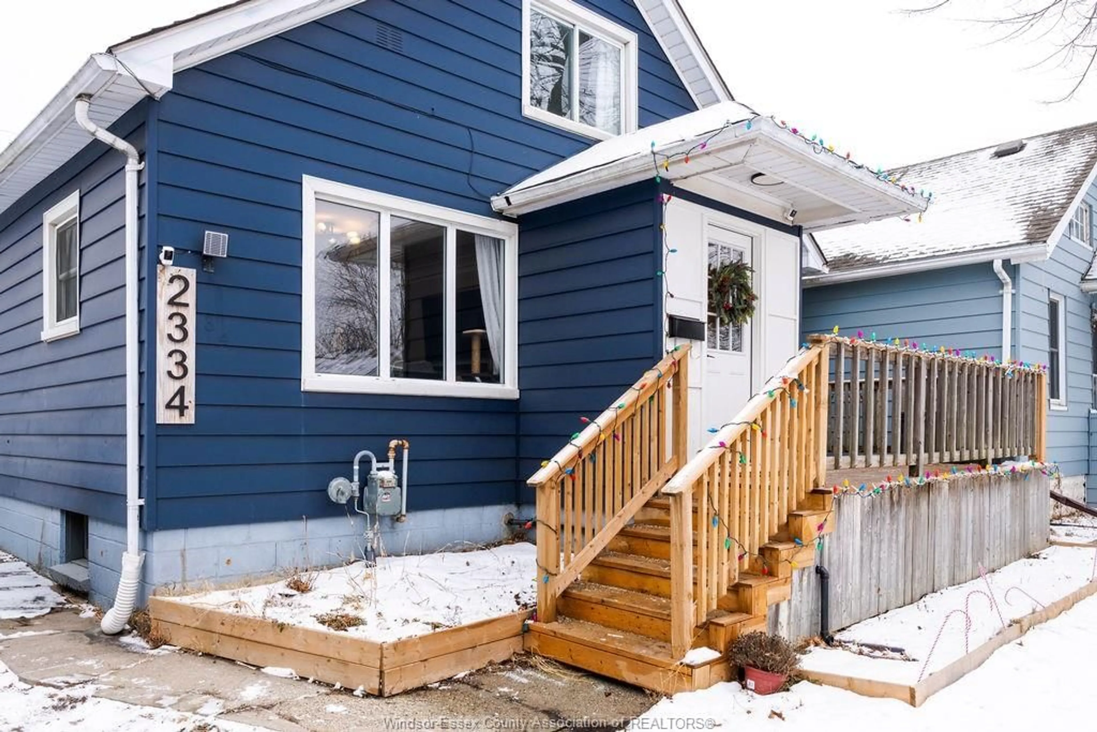 Home with vinyl exterior material, street for 2334 Highland, Windsor Ontario N8X 3S5