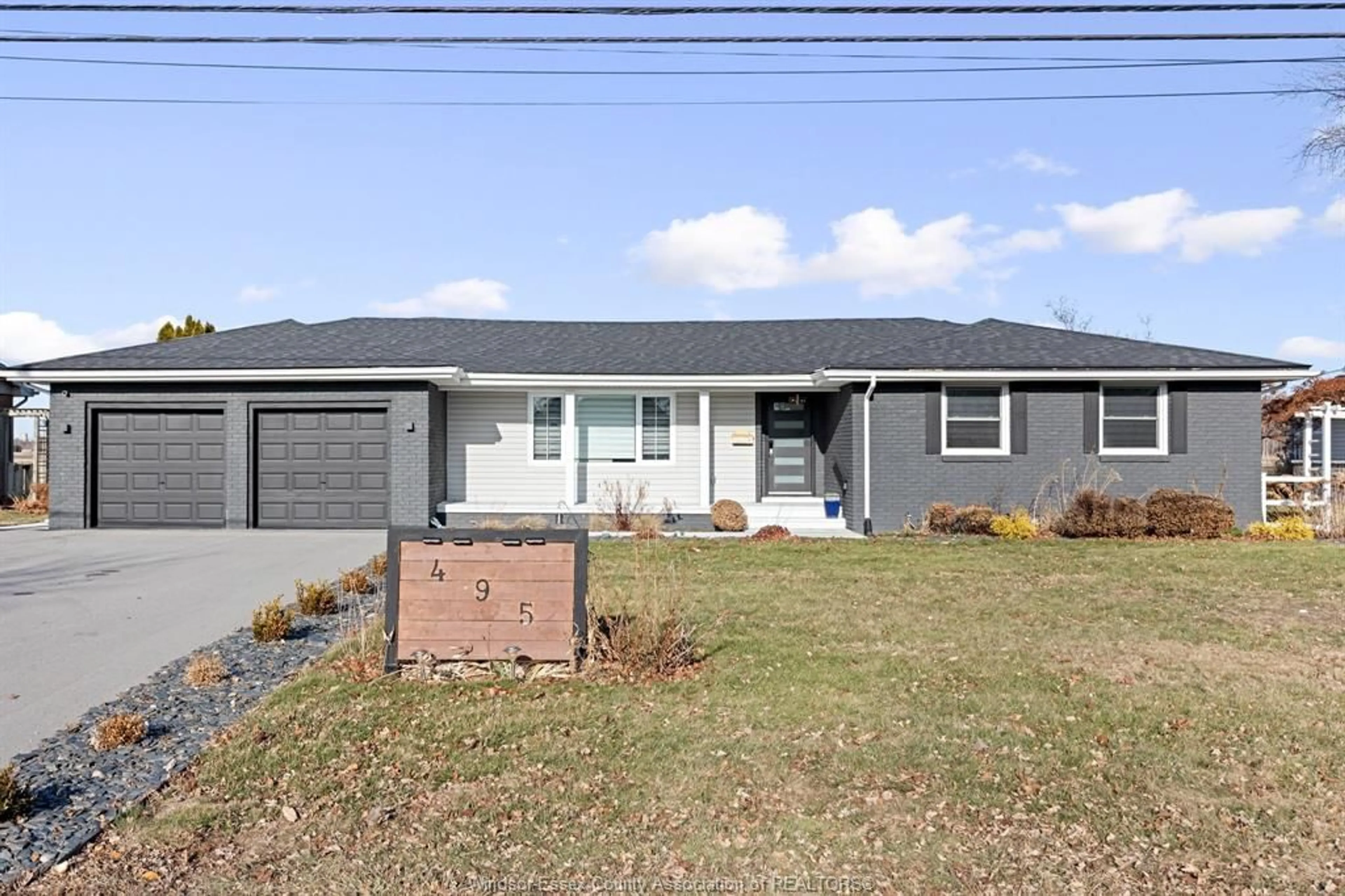 Home with vinyl exterior material, street for 495 VICTORY St, LaSalle Ontario N9J 1V8