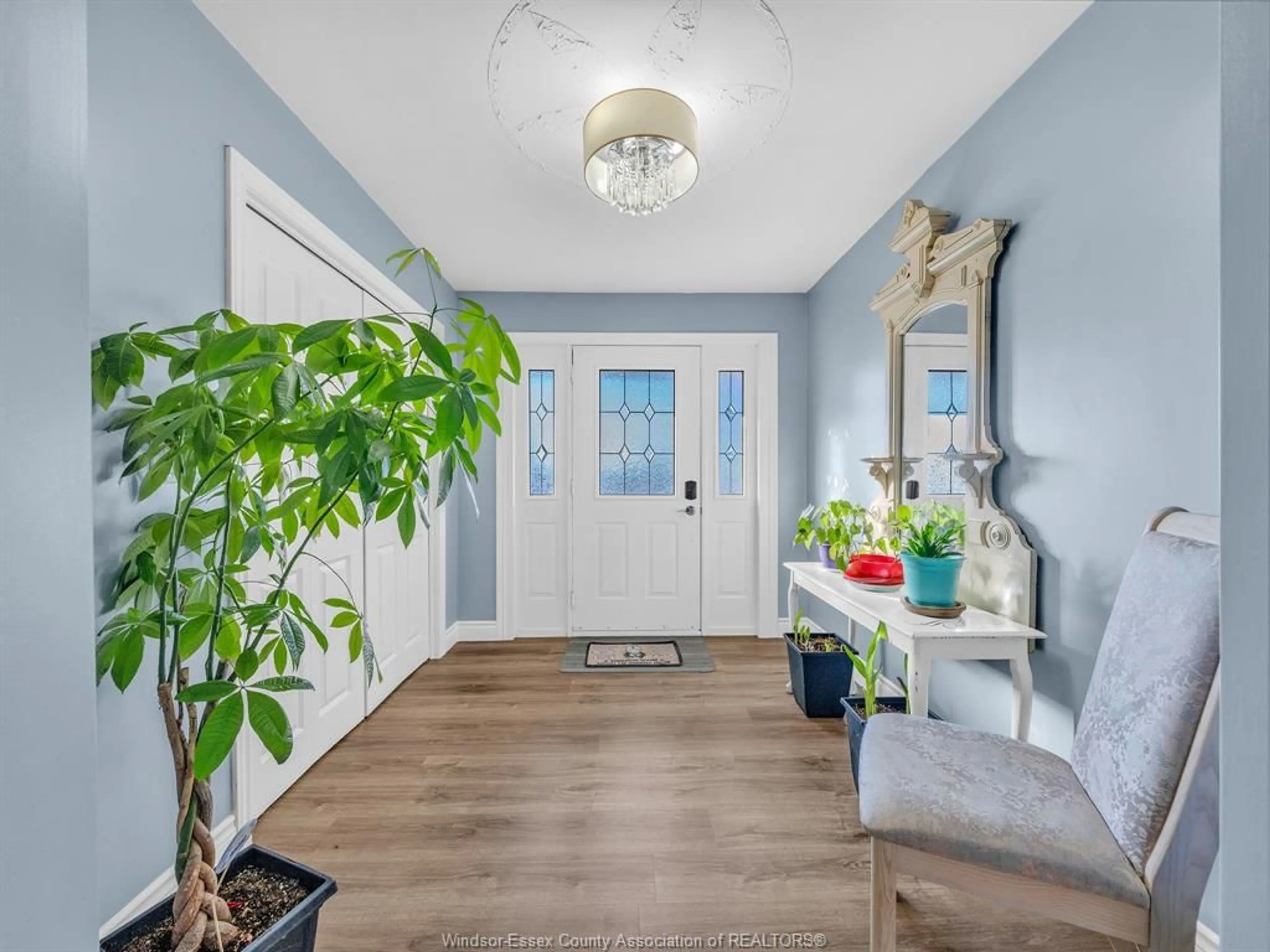 Indoor entryway for 1502 Road 4 East, Ruthven Ontario N0P 2G0