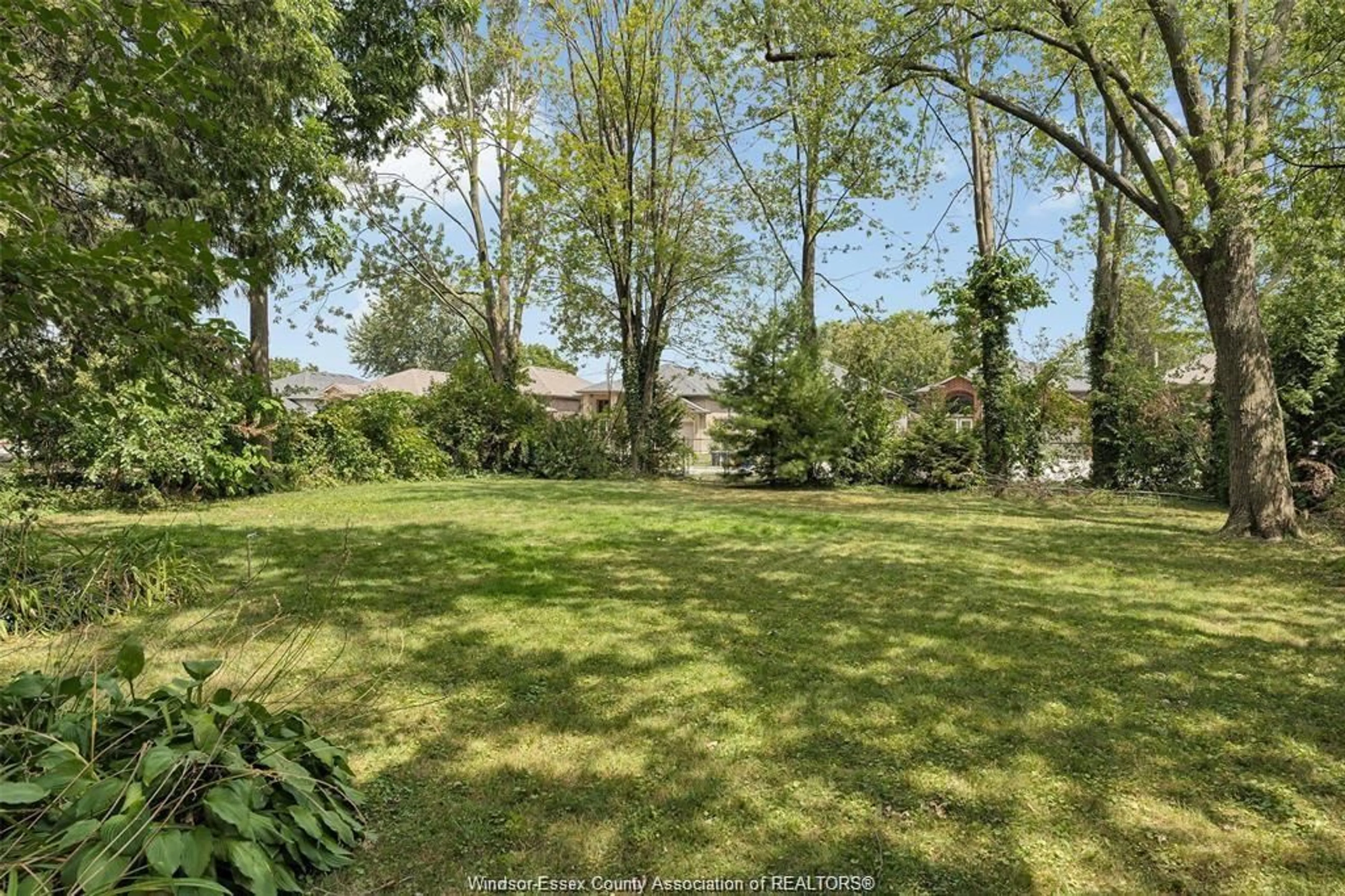 A pic from outside/outdoor area/front of a property/back of a property/a pic from drone, forest/trees view for V/L EASTLAWN, Windsor Ontario N8S 3G7