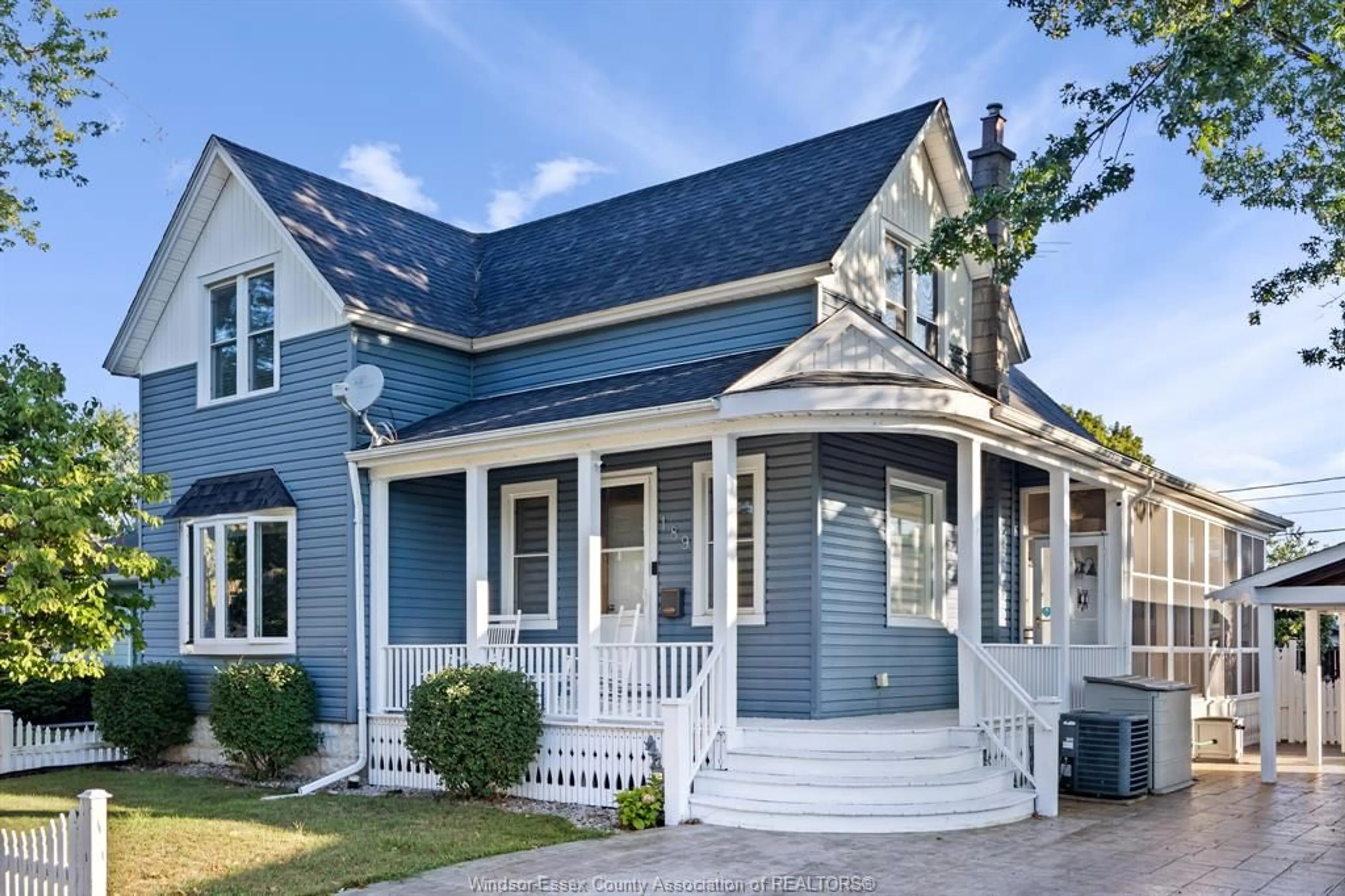 Home with vinyl exterior material, street for 189 Lafferty, LaSalle Ontario N9J 1K1