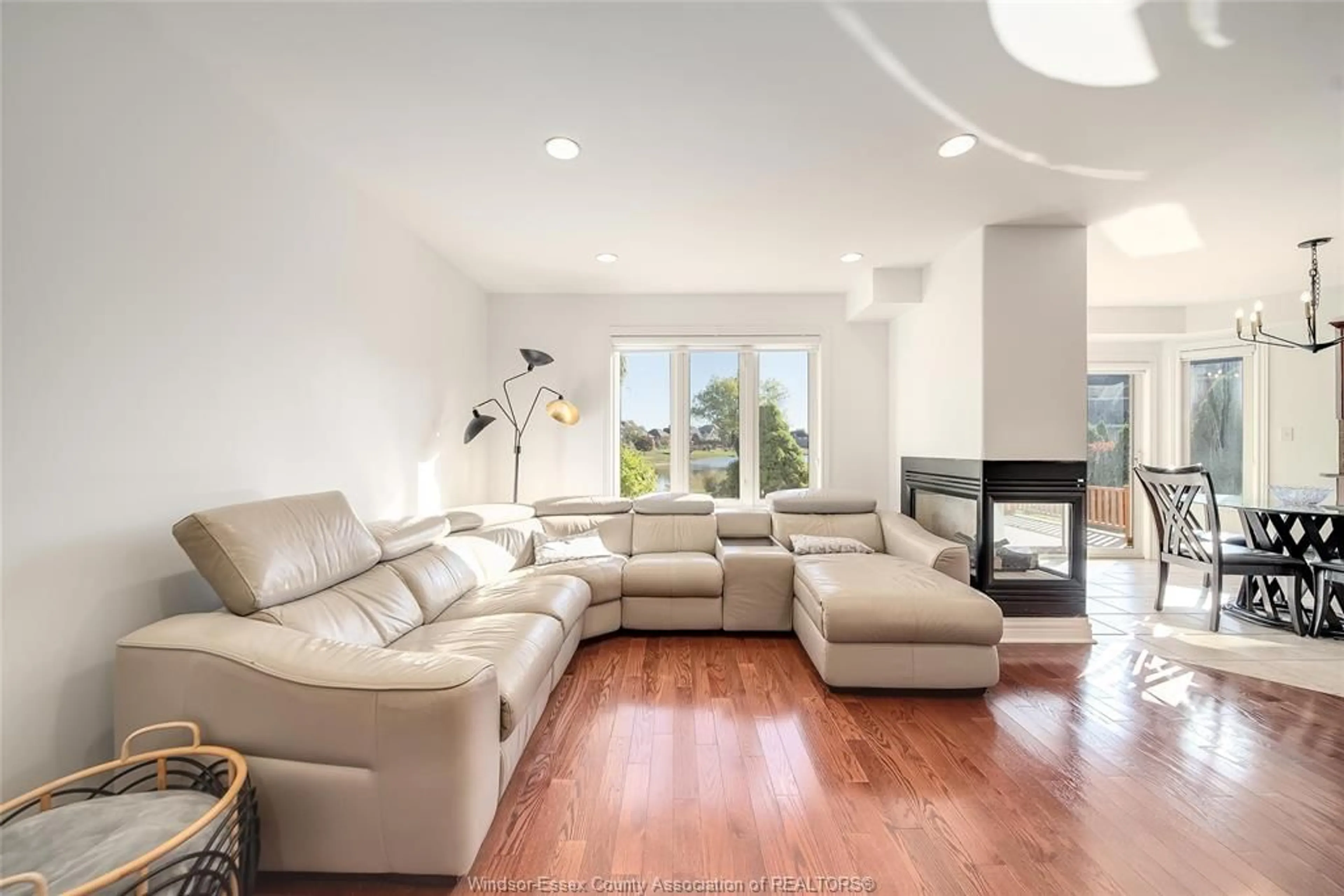 Living room with furniture, unknown for 5023 SOUTHWOOD LAKES BLVD, Windsor Ontario N9G 2Y1