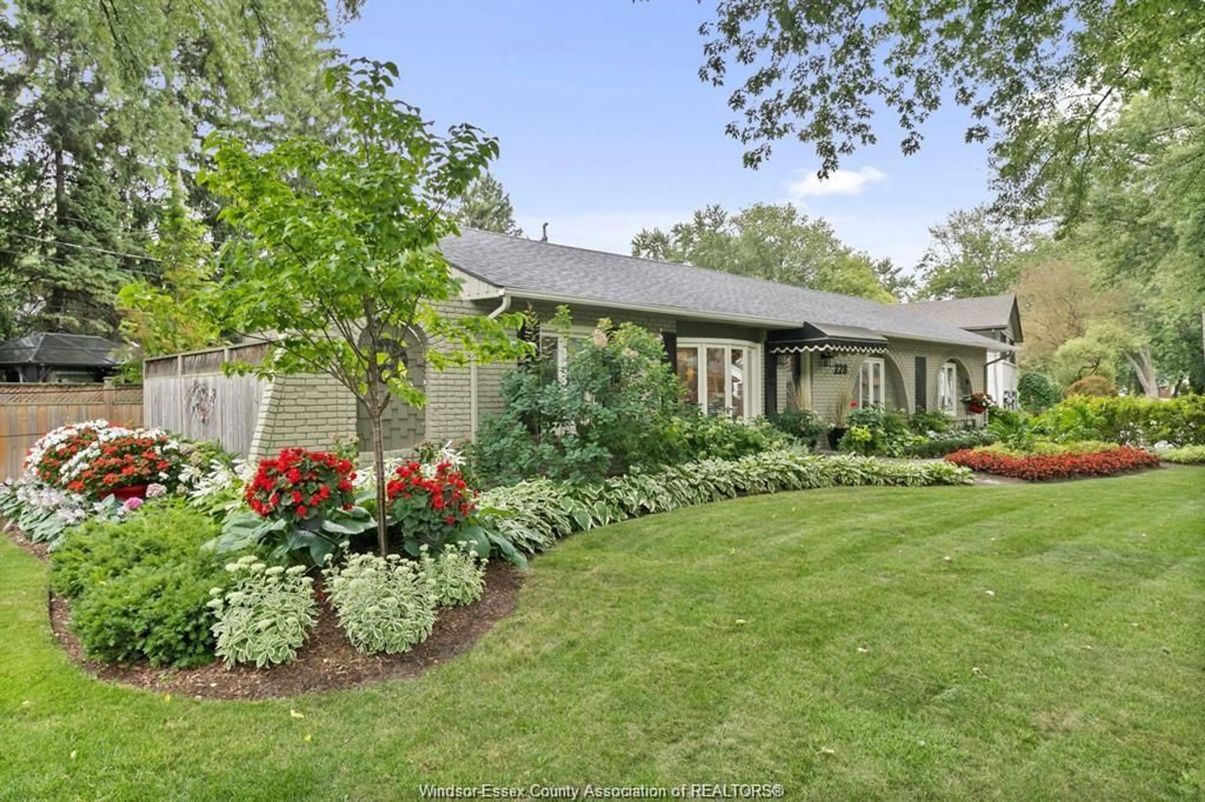 Unknown for 228 BURLINGTON, Tecumseh Ontario N8N 1H4