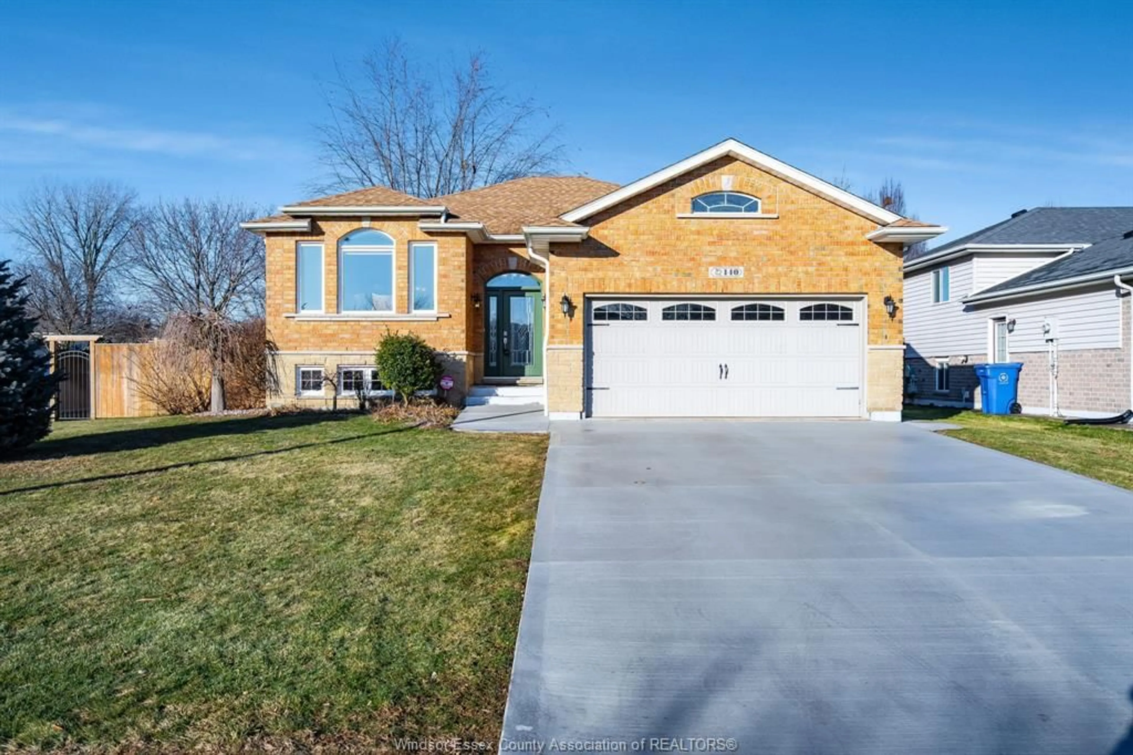 Home with brick exterior material, street for 140 Station Crt, Kingsville Ontario N9Y 3Z6