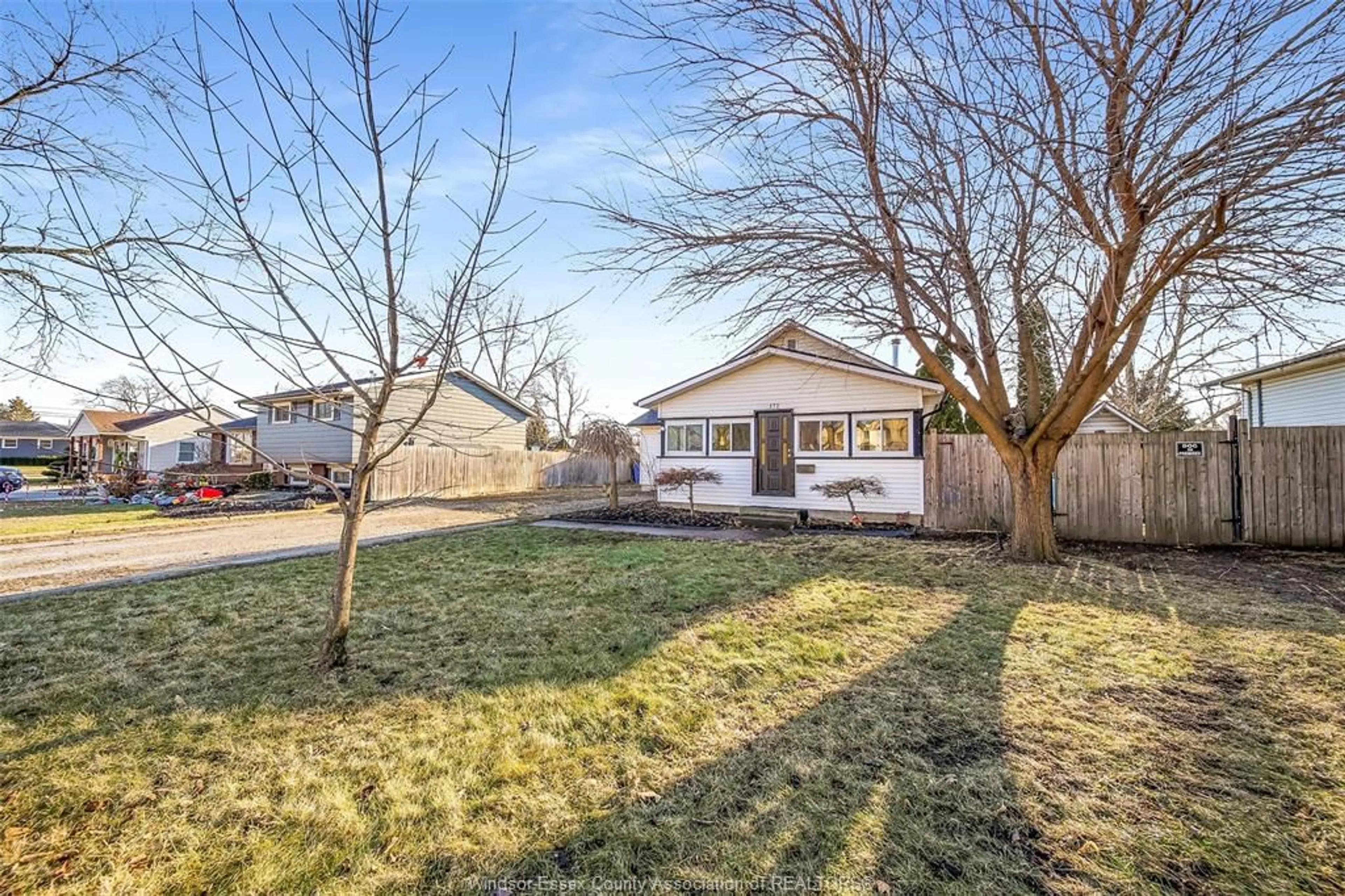 Unknown for 172 LAURIER, LaSalle Ontario N9J 1L5