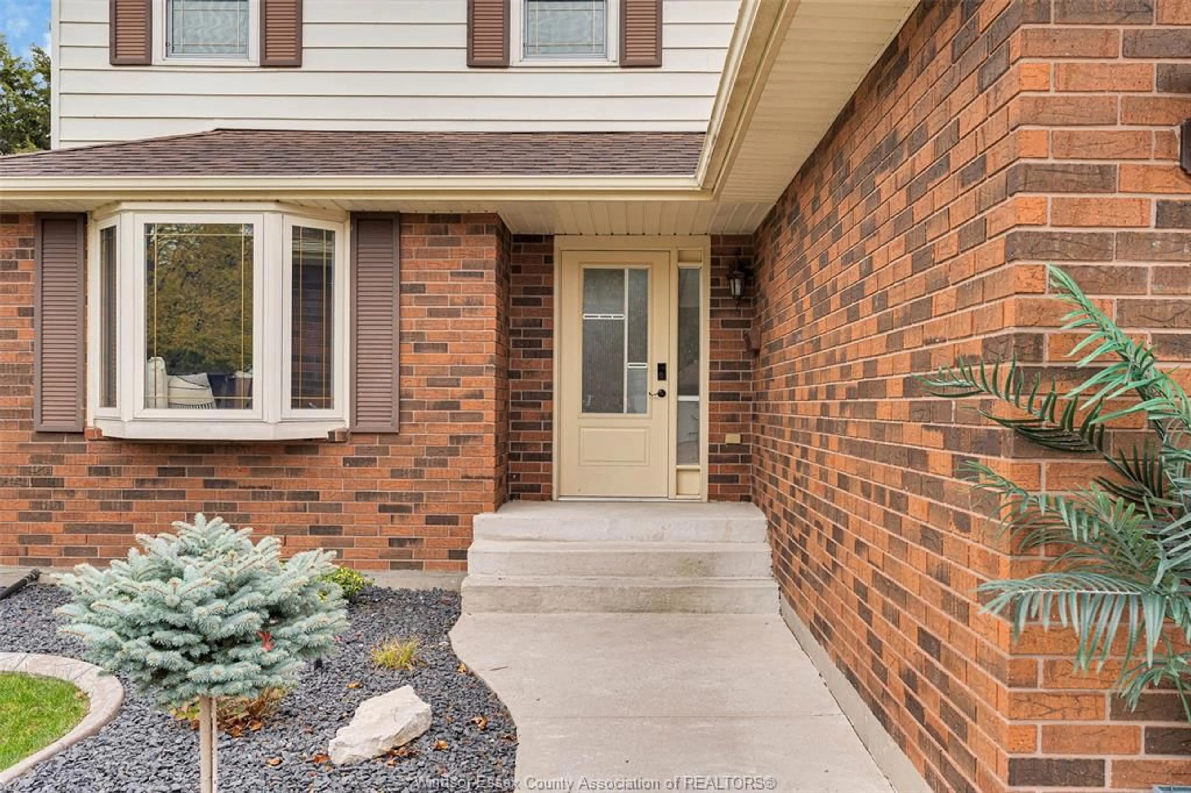 Home with brick exterior material, street for 673 Gauthier, Tecumseh Ontario N8N 3P7