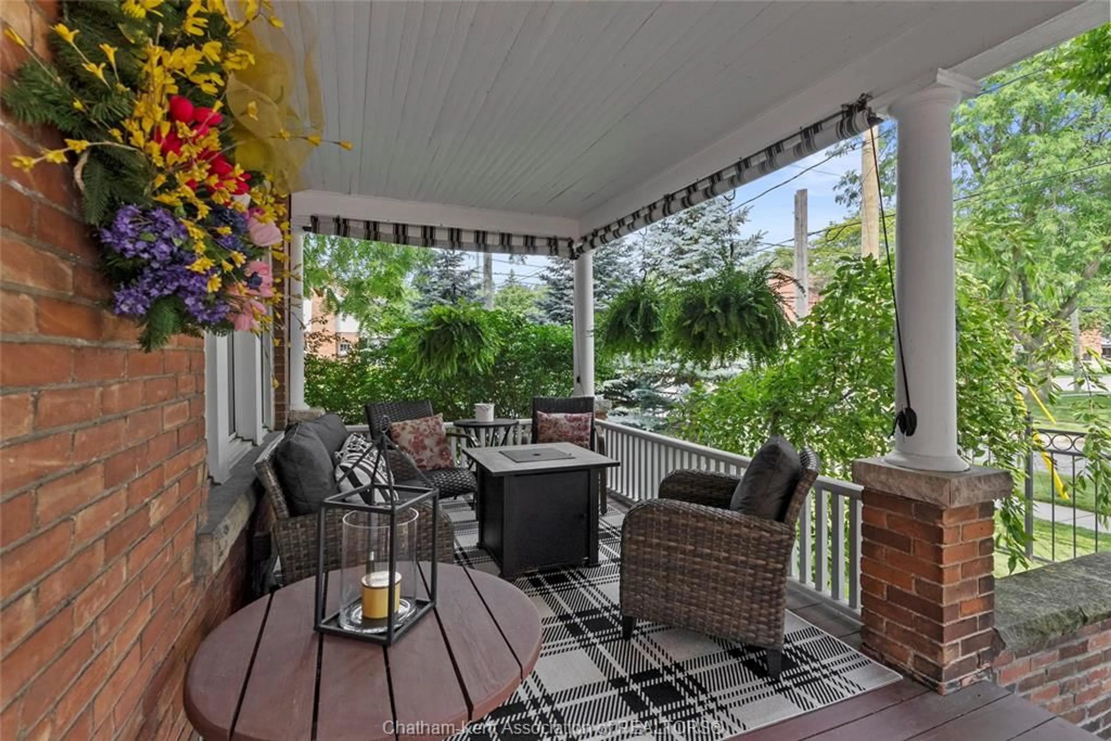 Patio, street for 52 Cross St, Chatham Ontario N7M 1K7