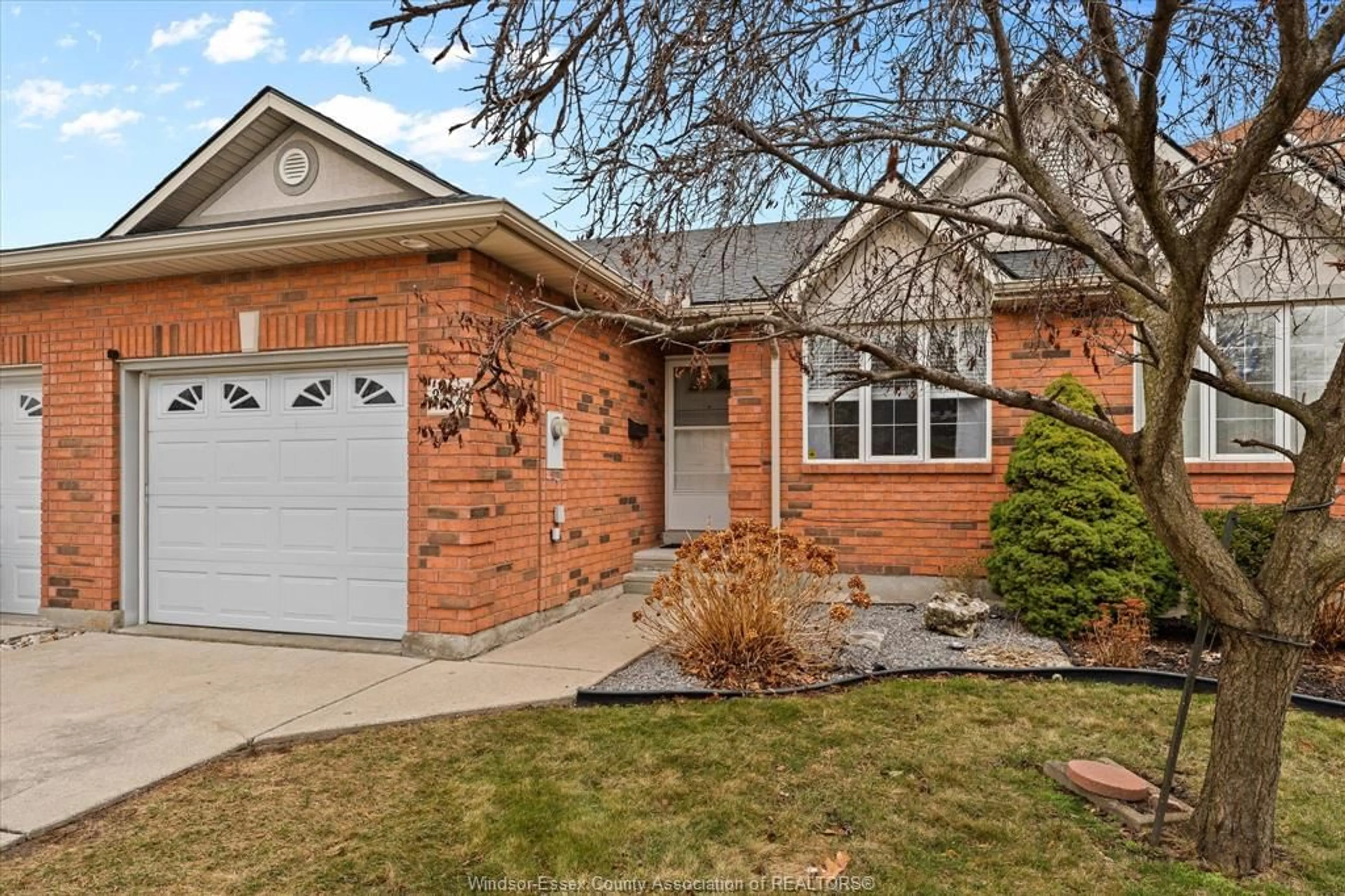 Home with brick exterior material, street for 3772 PRAIRIE Crt, Windsor Ontario N9G 2X3