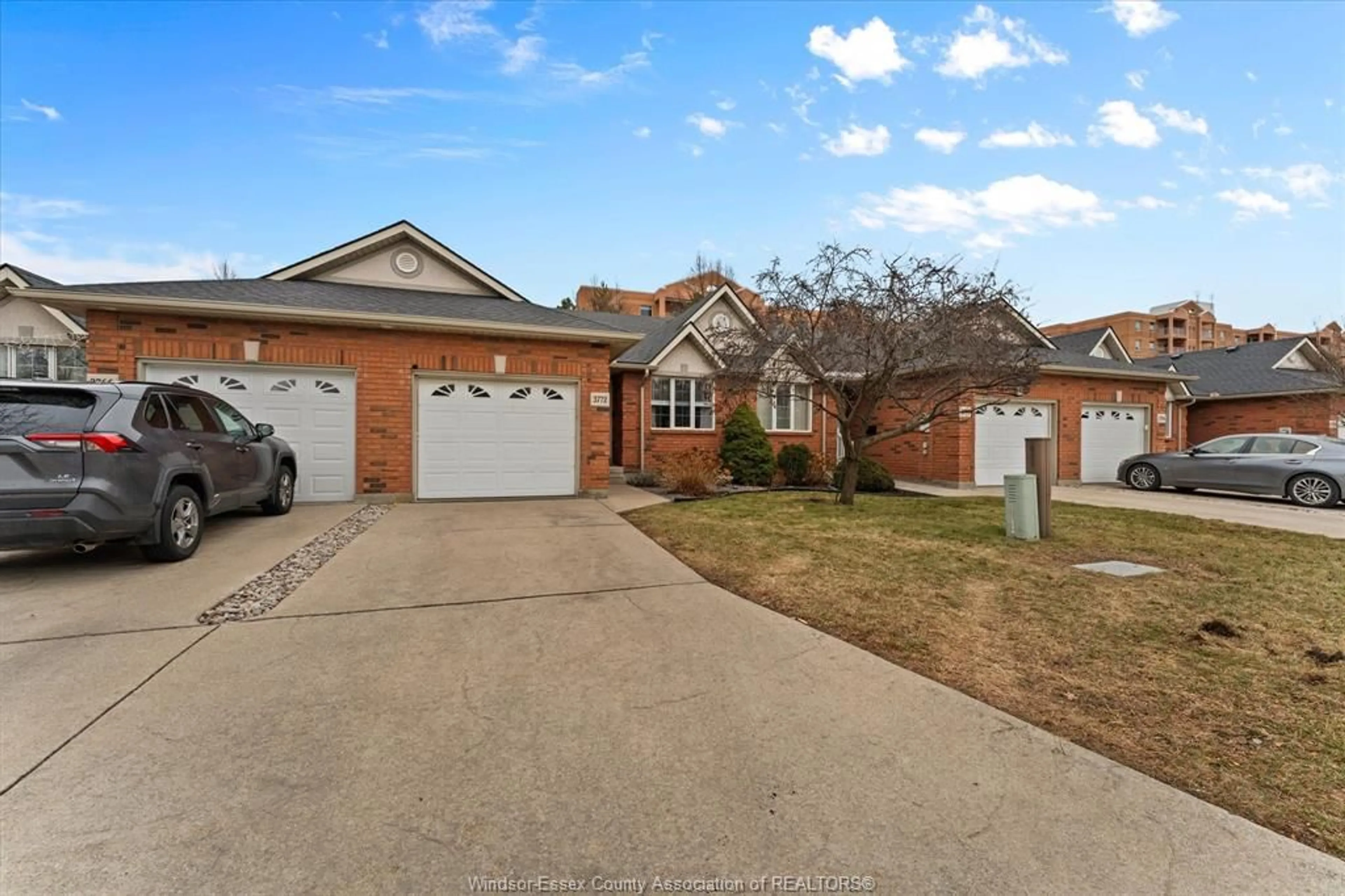 A pic from outside/outdoor area/front of a property/back of a property/a pic from drone, street for 3772 PRAIRIE Crt, Windsor Ontario N9G 2X3