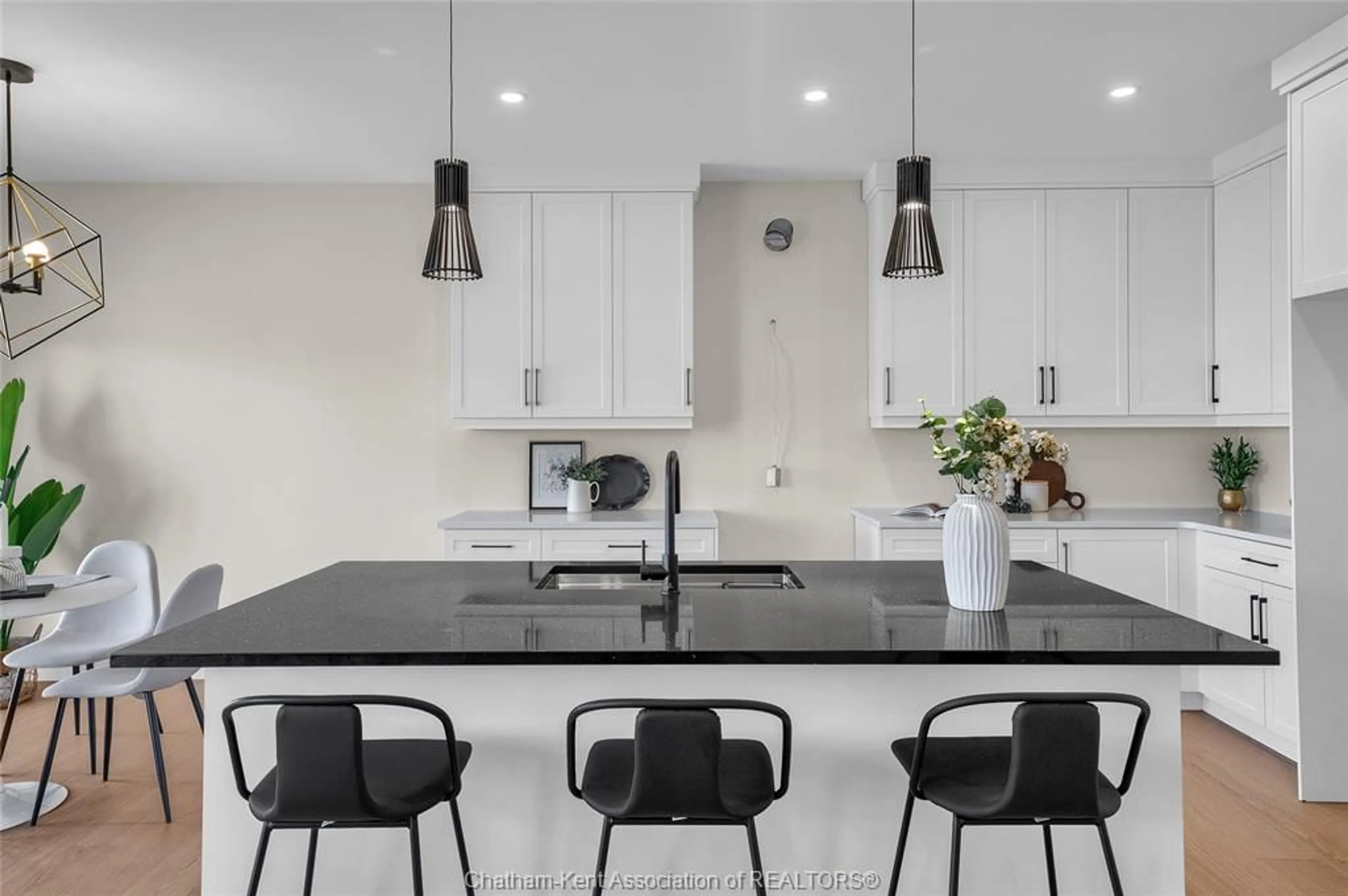 Contemporary kitchen, ceramic/tile floor for 172 Rosewood Cres, Chatham Ontario N7M 0V4