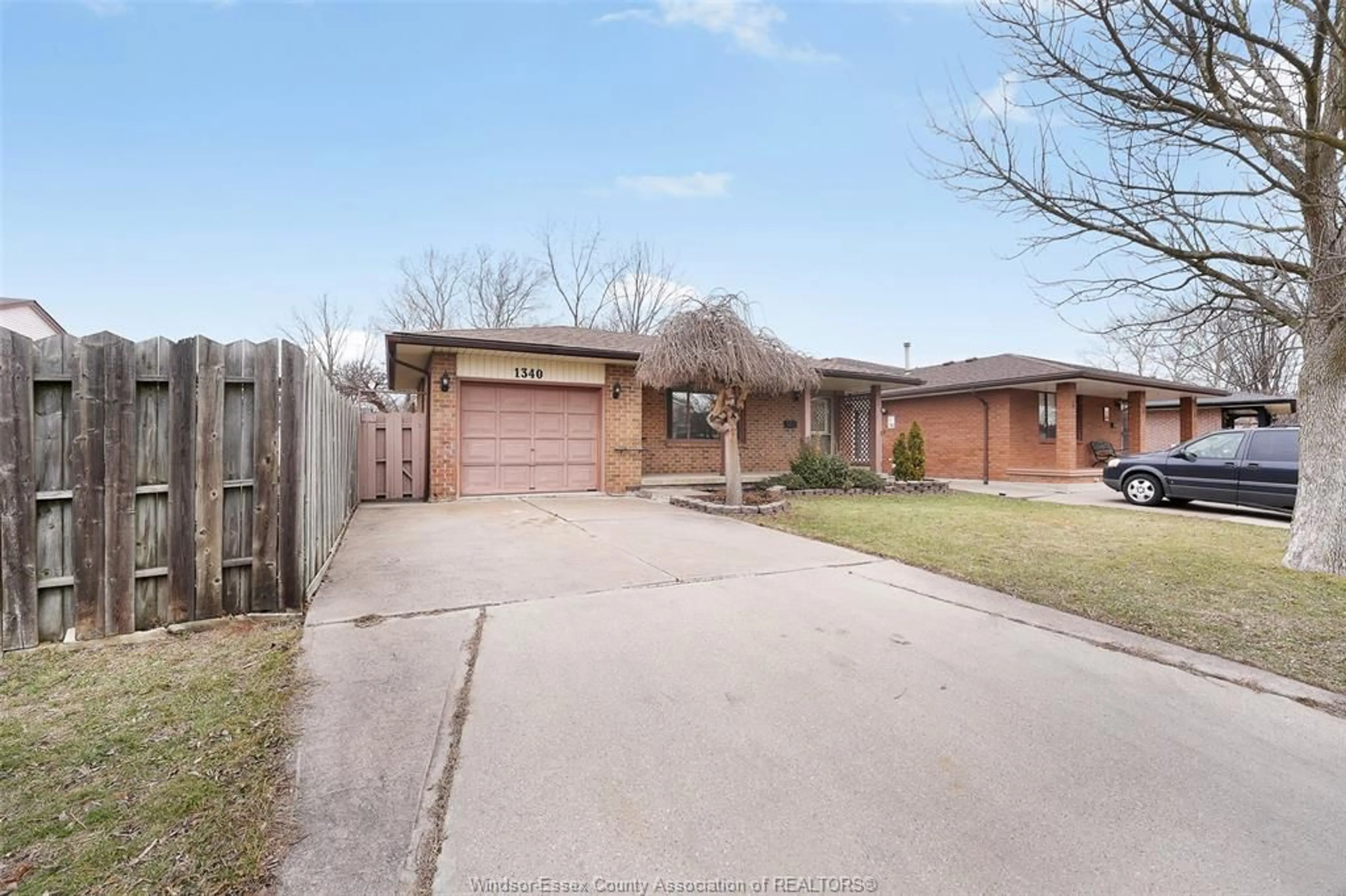 Unknown for 1340 AZALIA Cres, Windsor Ontario N8W 5C8