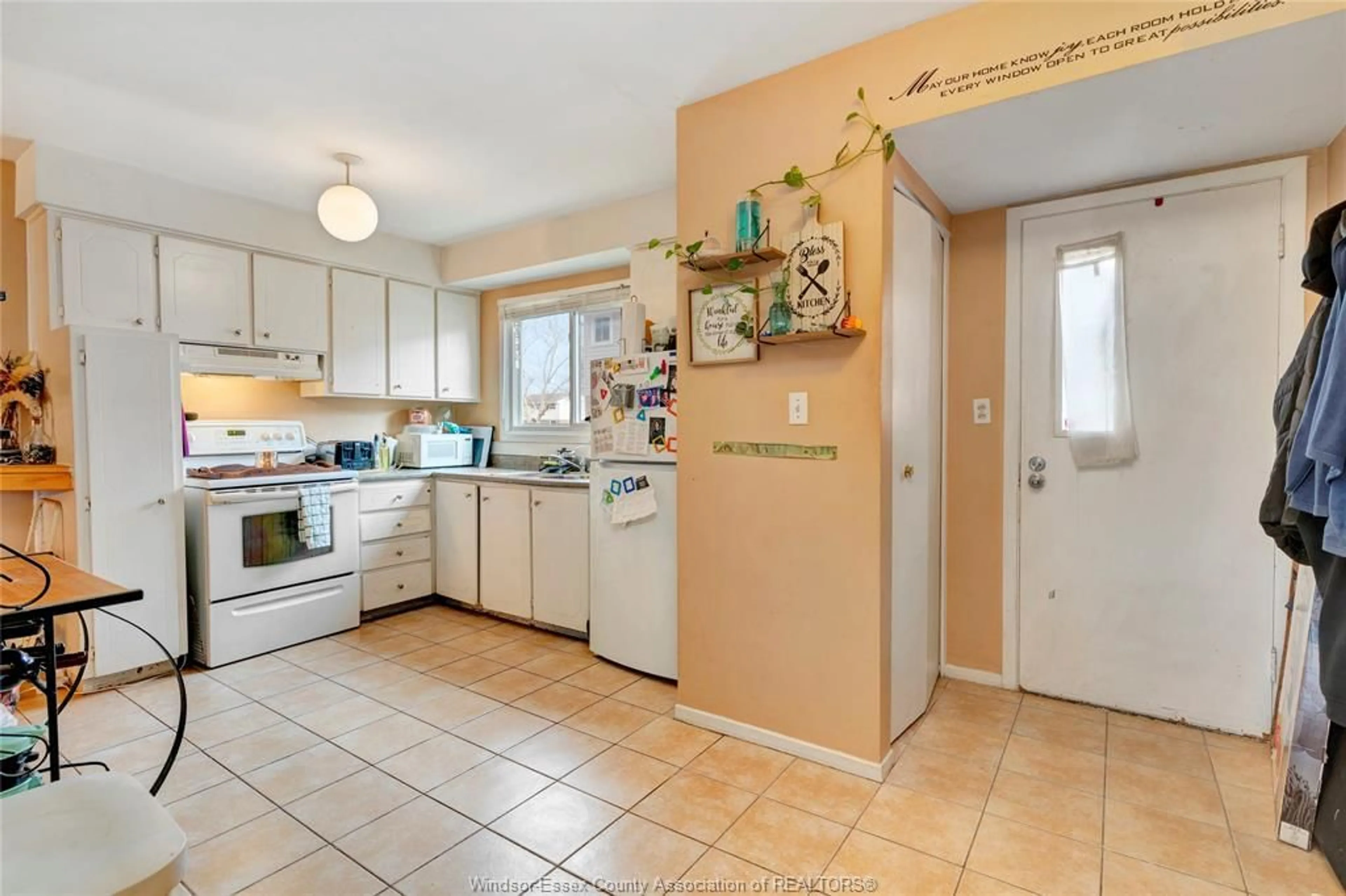 Standard kitchen, ceramic/tile floor for 7707 HAWTHORNE #10, Windsor Ontario N8T 3B6