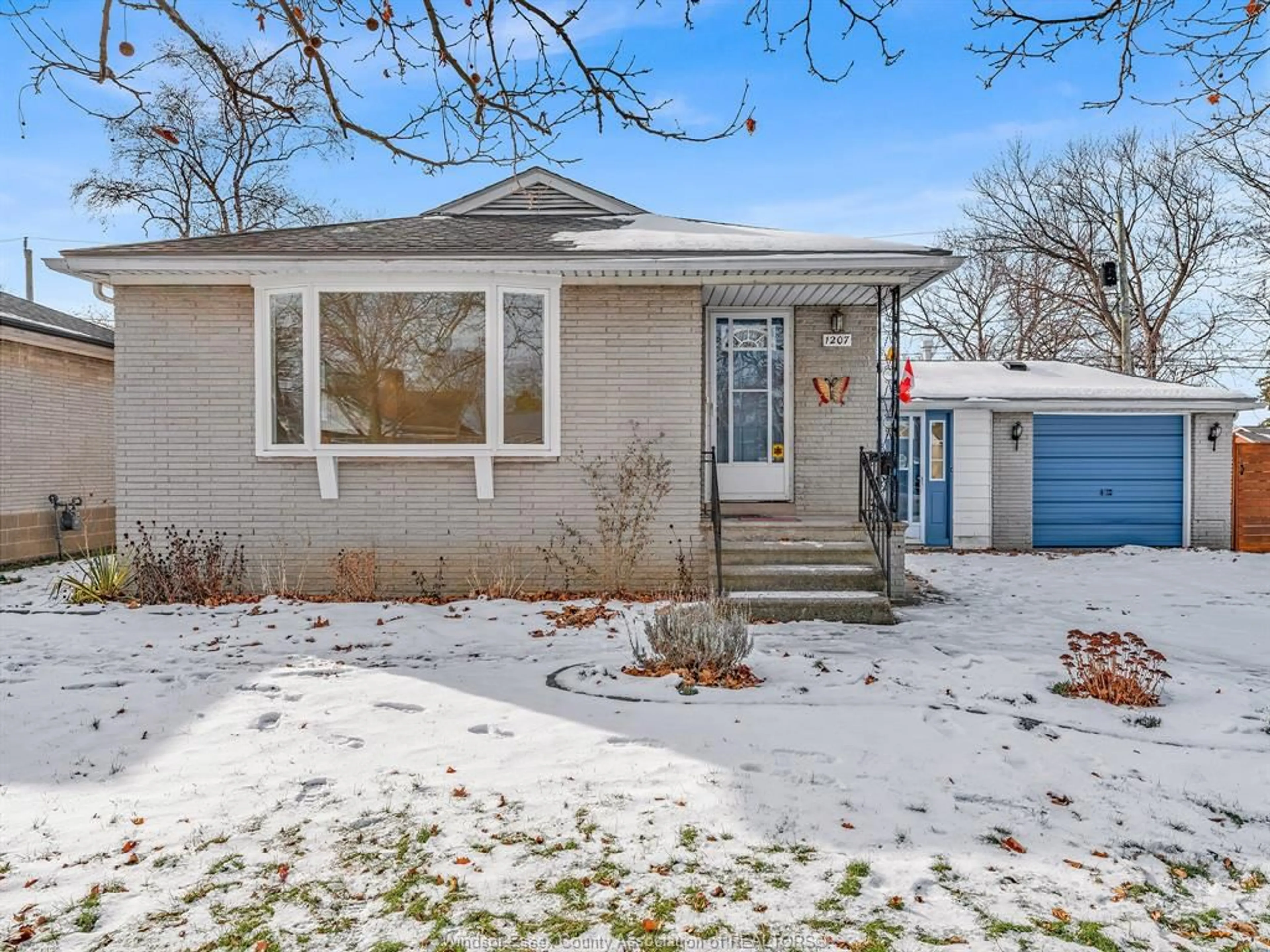 Home with brick exterior material, street for 1207 VIRGINIA Ave, Windsor Ontario N8S 2Z1