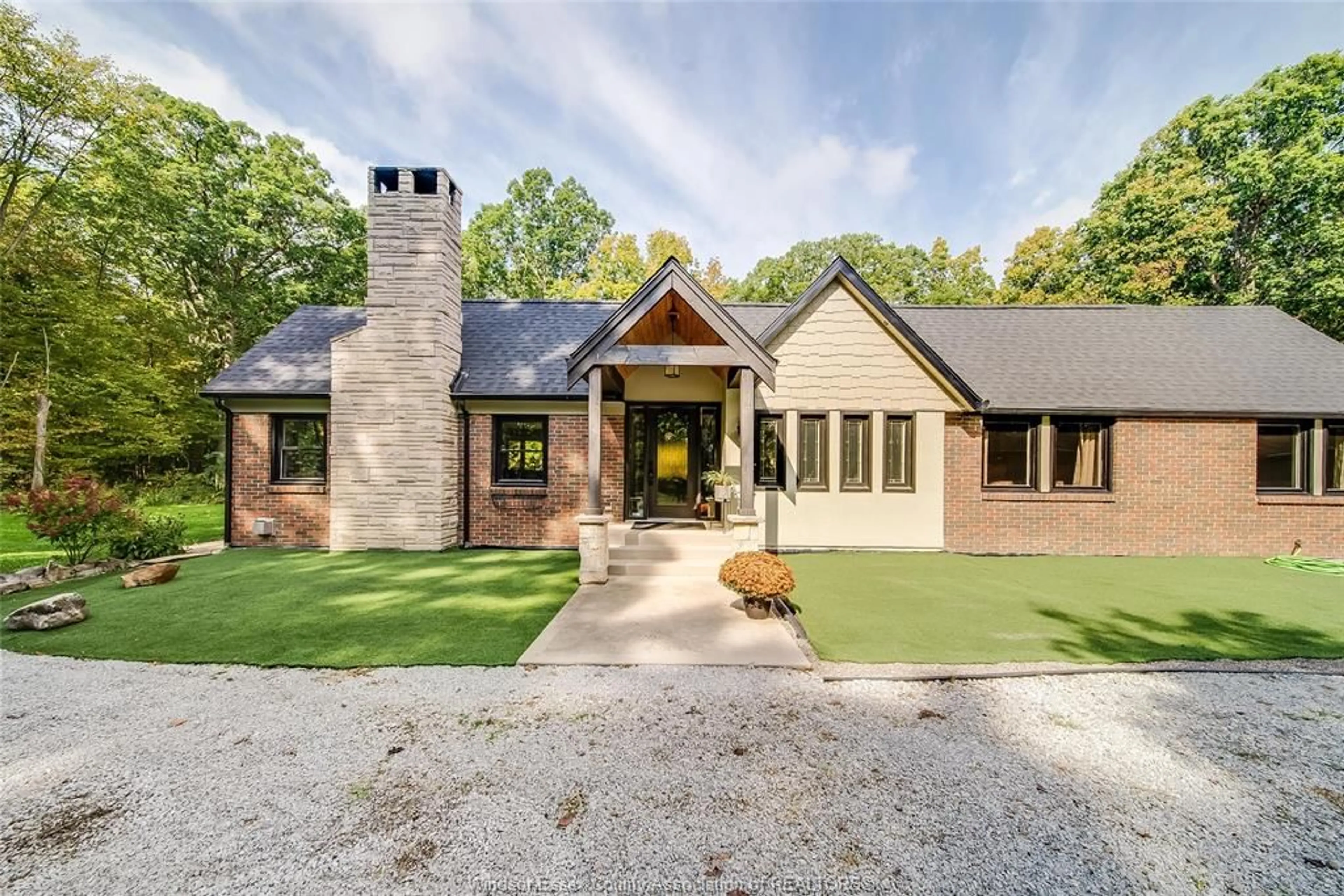 Home with brick exterior material, unknown for 4941 4TH CONCESSION Rd, Essex Ontario N0R 1G0