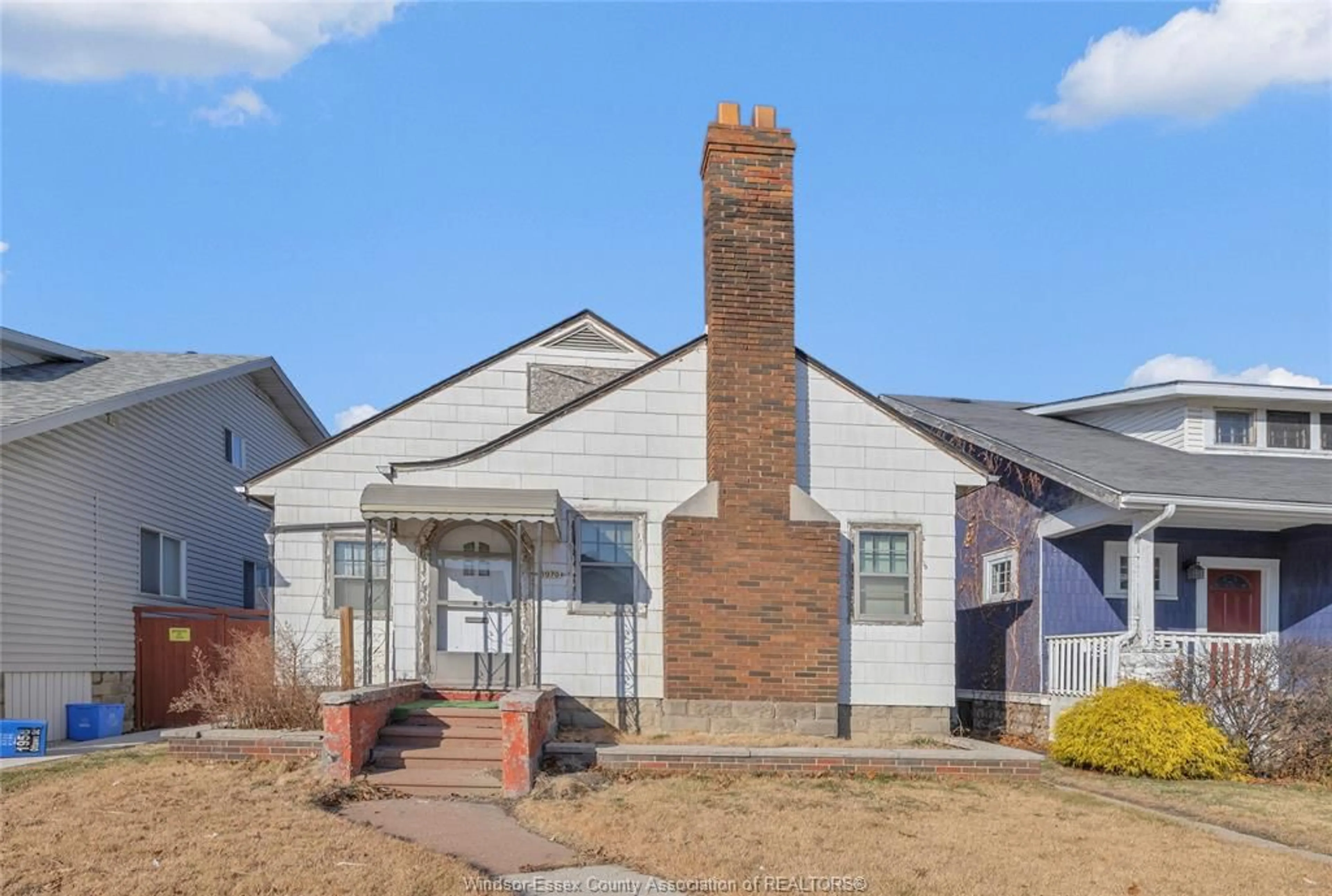 Home with brick exterior material, street for 1970 OTTAWA, Windsor Ontario N8Y 1R7