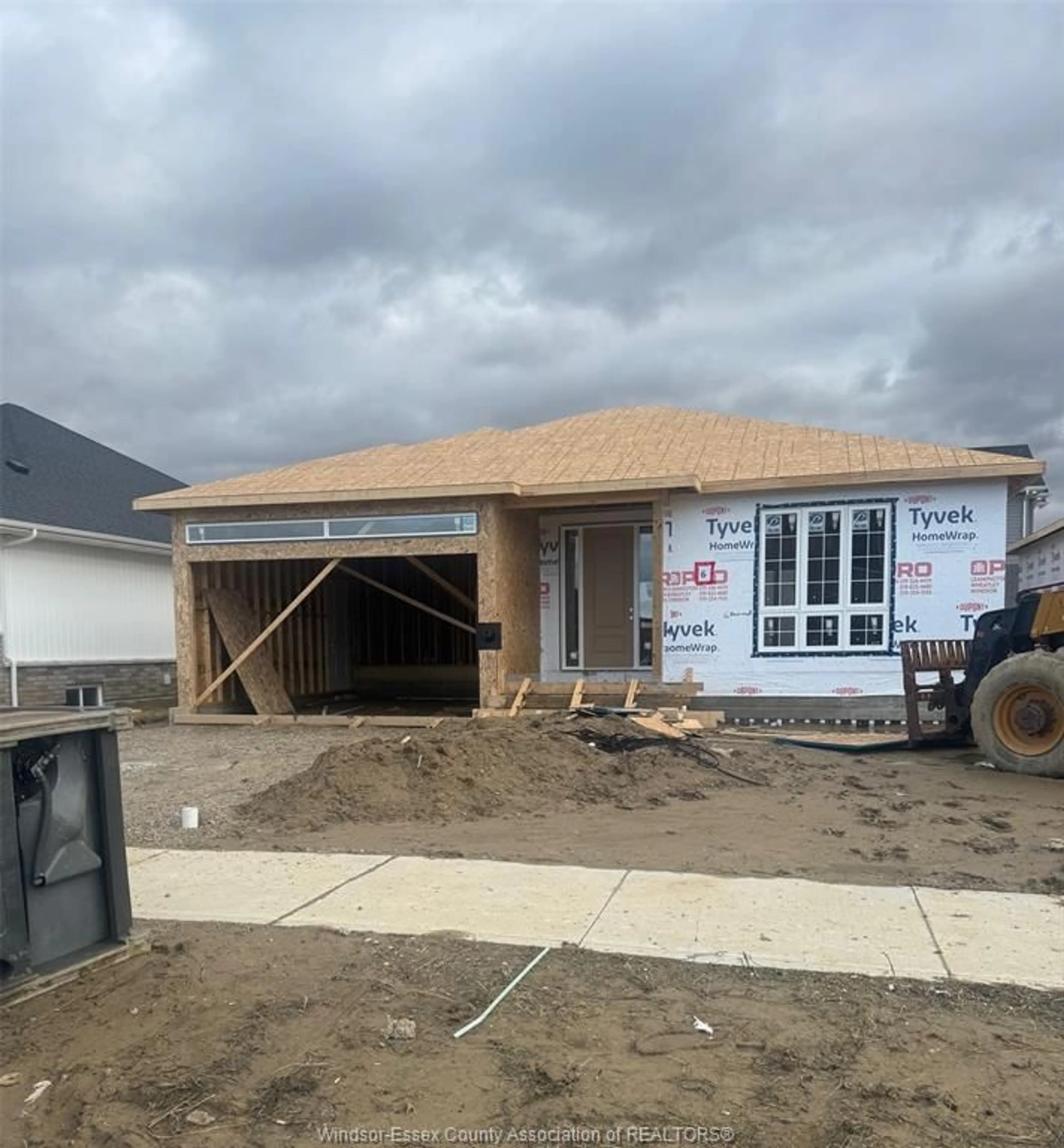 Home with vinyl exterior material, building for 6 ROSEWOOD, Chatham Ontario N7M 0V4