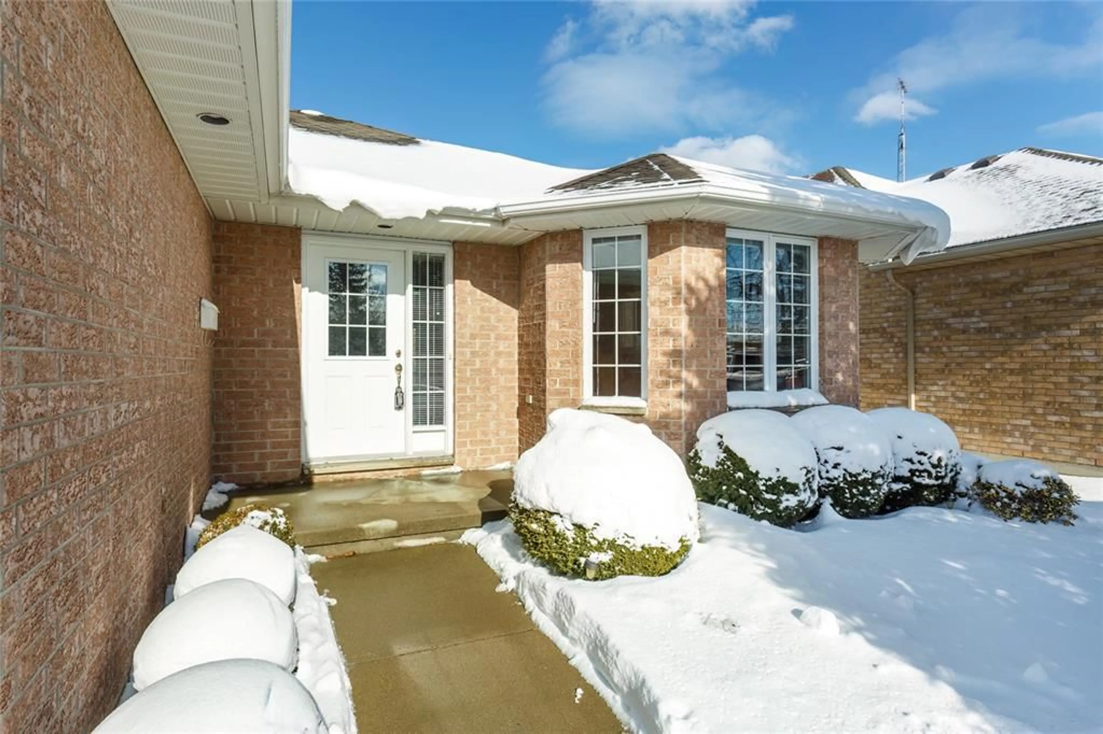 Home with brick exterior material, street for 972 ROSEDALE Ave, Sarnia Ontario N7S 1Z3