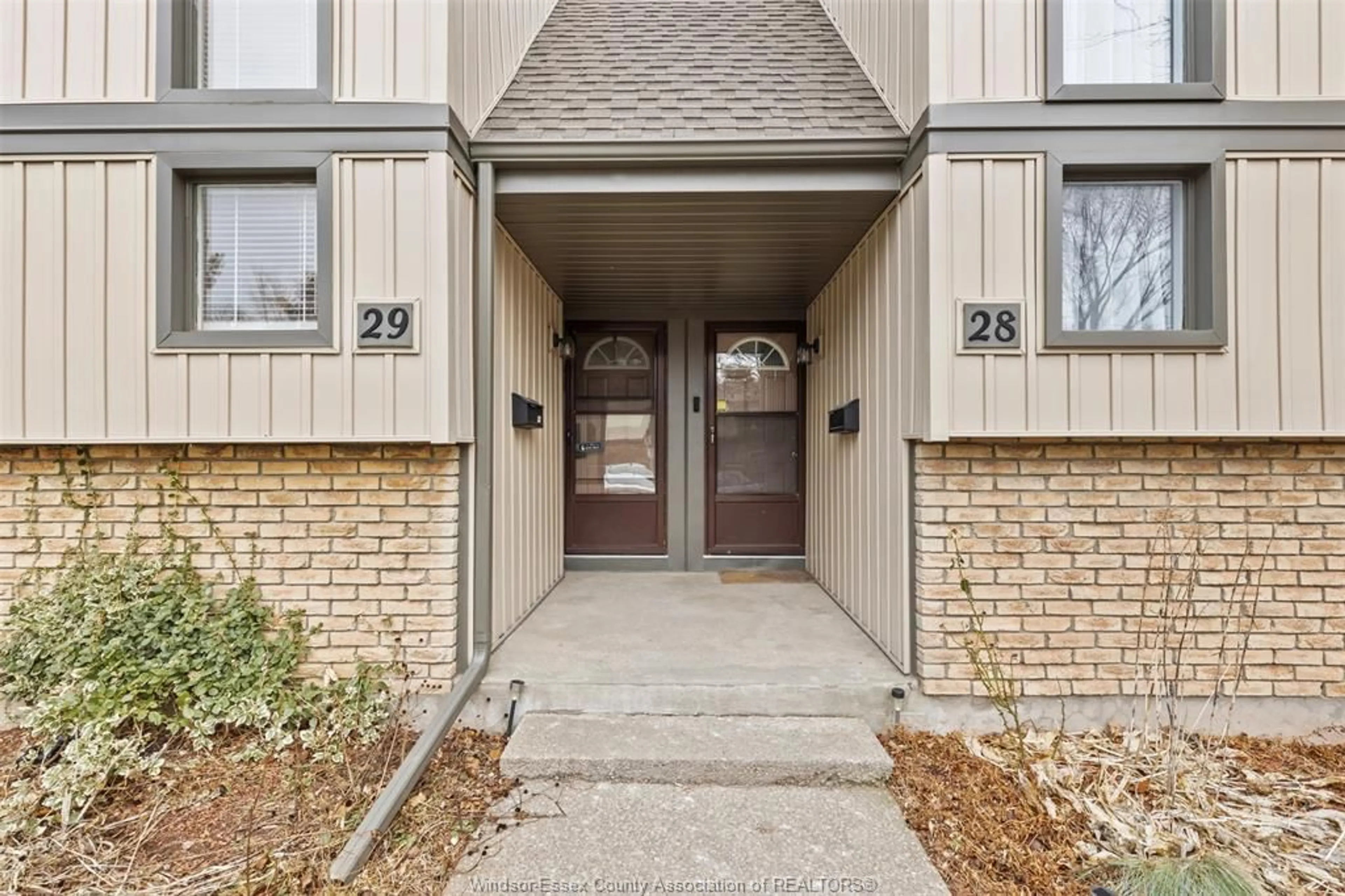 Indoor entryway for 302 VINE St #29, St. Catharines Ontario L2M 7M6