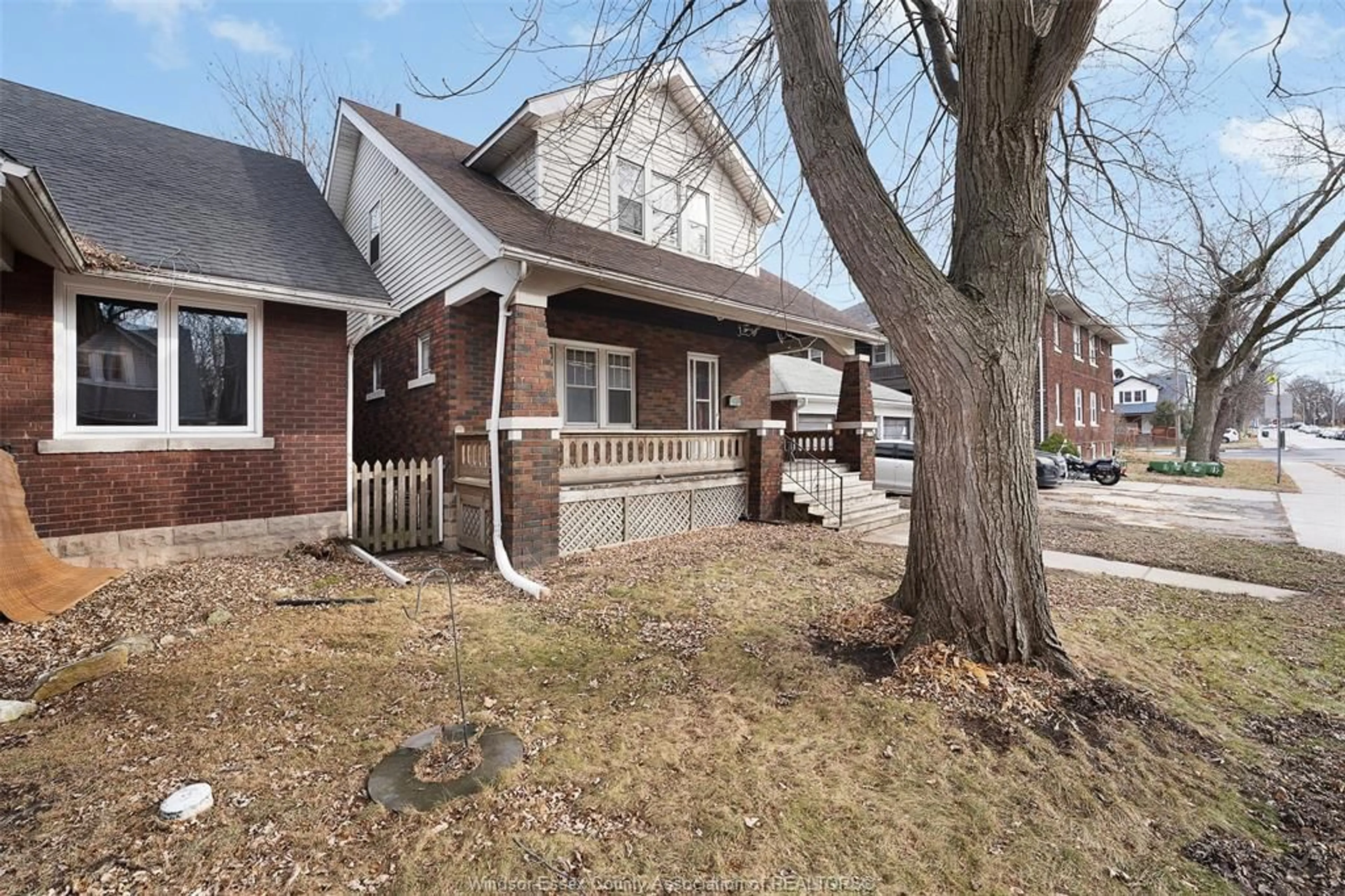 Home with brick exterior material, street for 1184 BRUCE Ave, Windsor Ontario N9A 4Y4