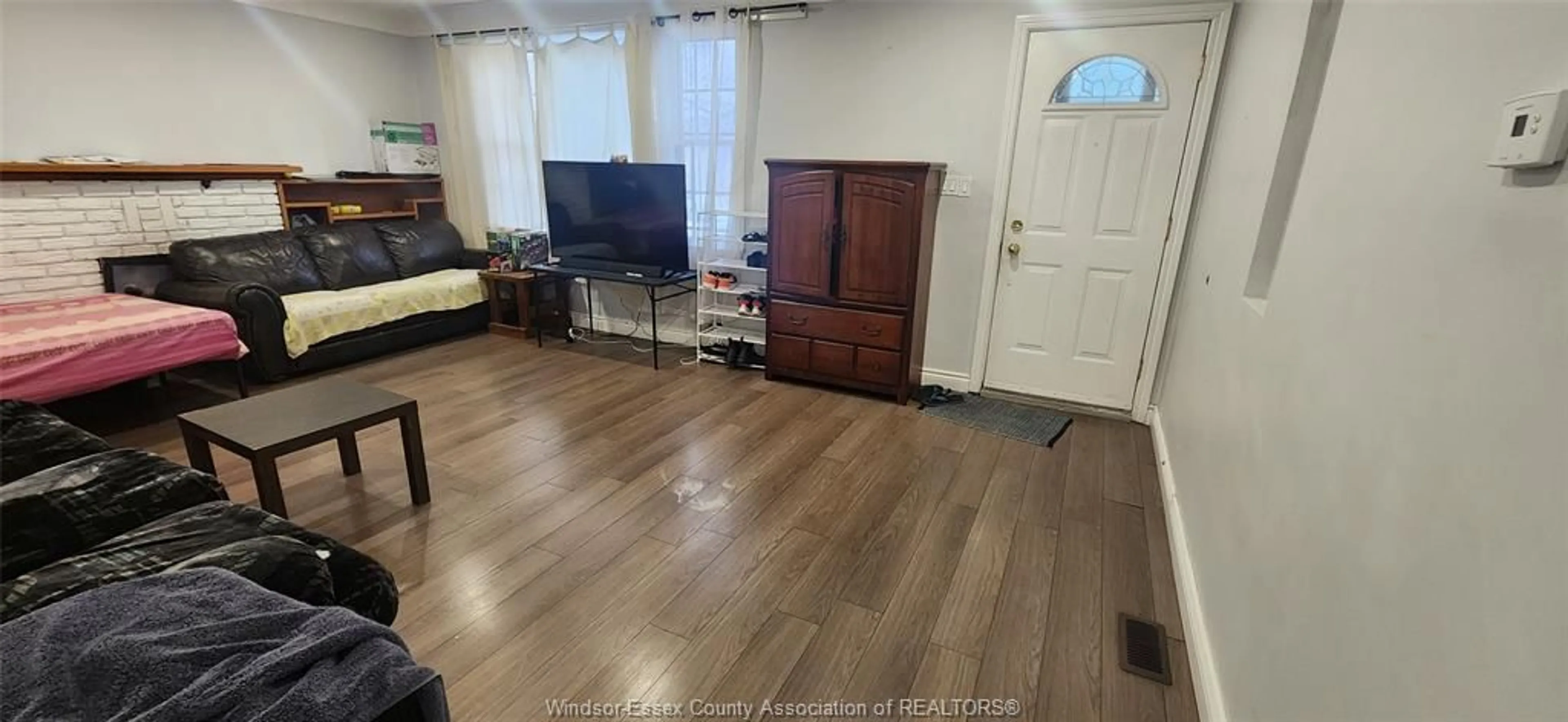 A pic of a room for 559 VANIER St, Windsor Ontario N8X 3E2