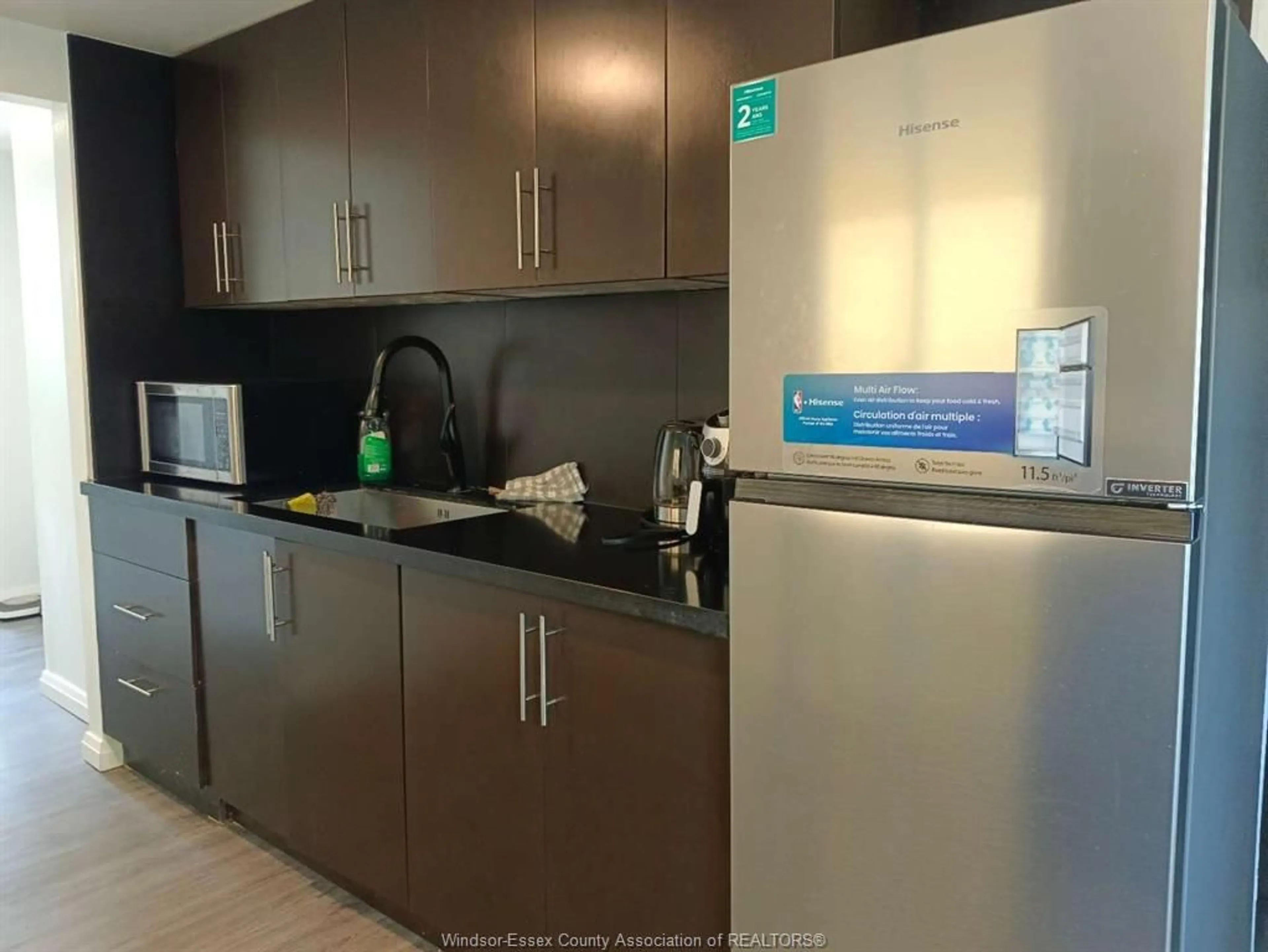 Standard kitchen, unknown for 345 BRIDGE Ave, Windsor Ontario N9B 2M3